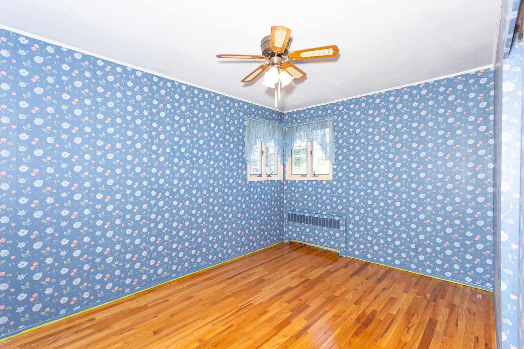 8 Flower Hill Lane, Bay Shore, New York image 13