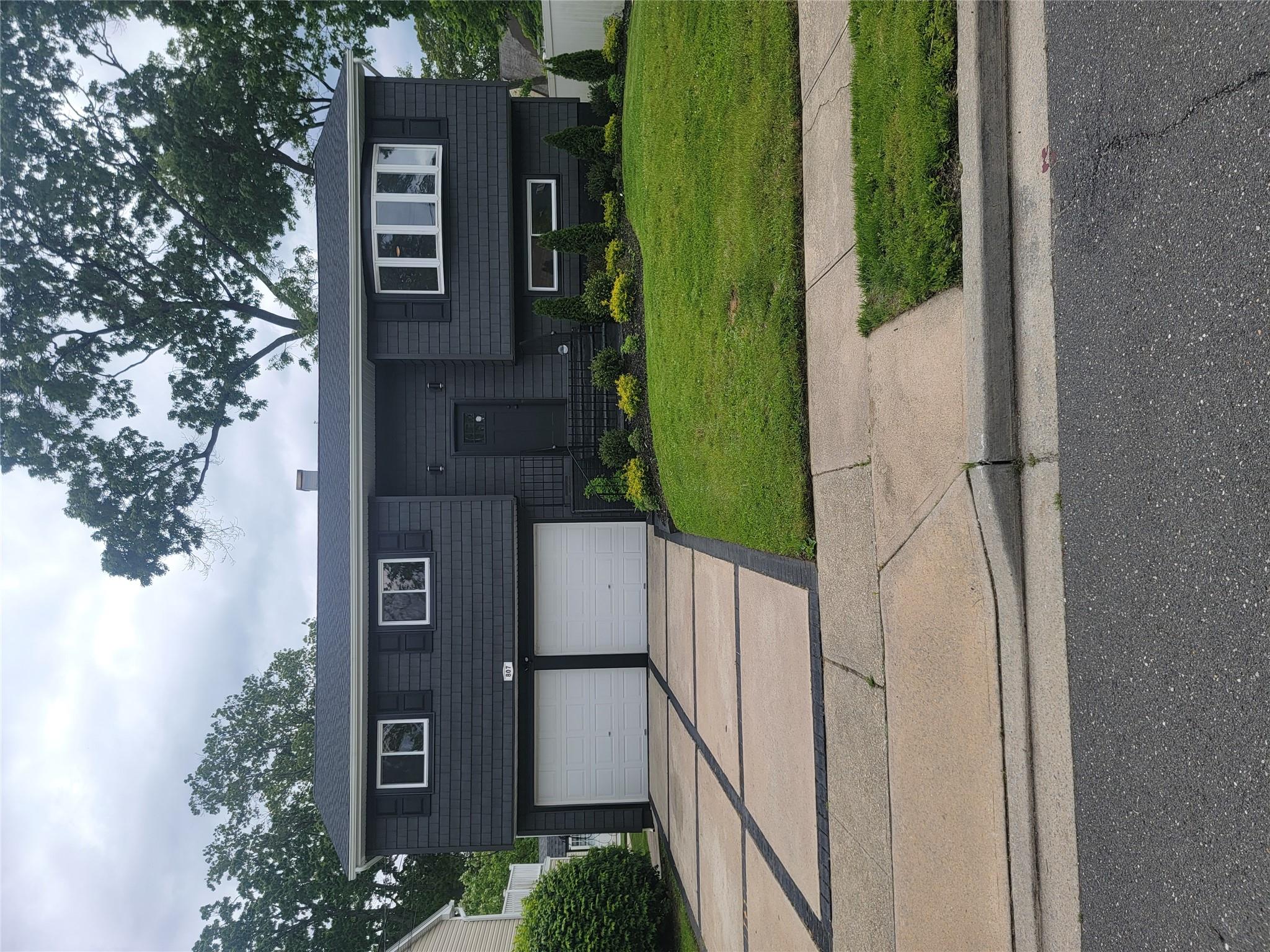 807 Iris Place, West Hempstead, New York image 1