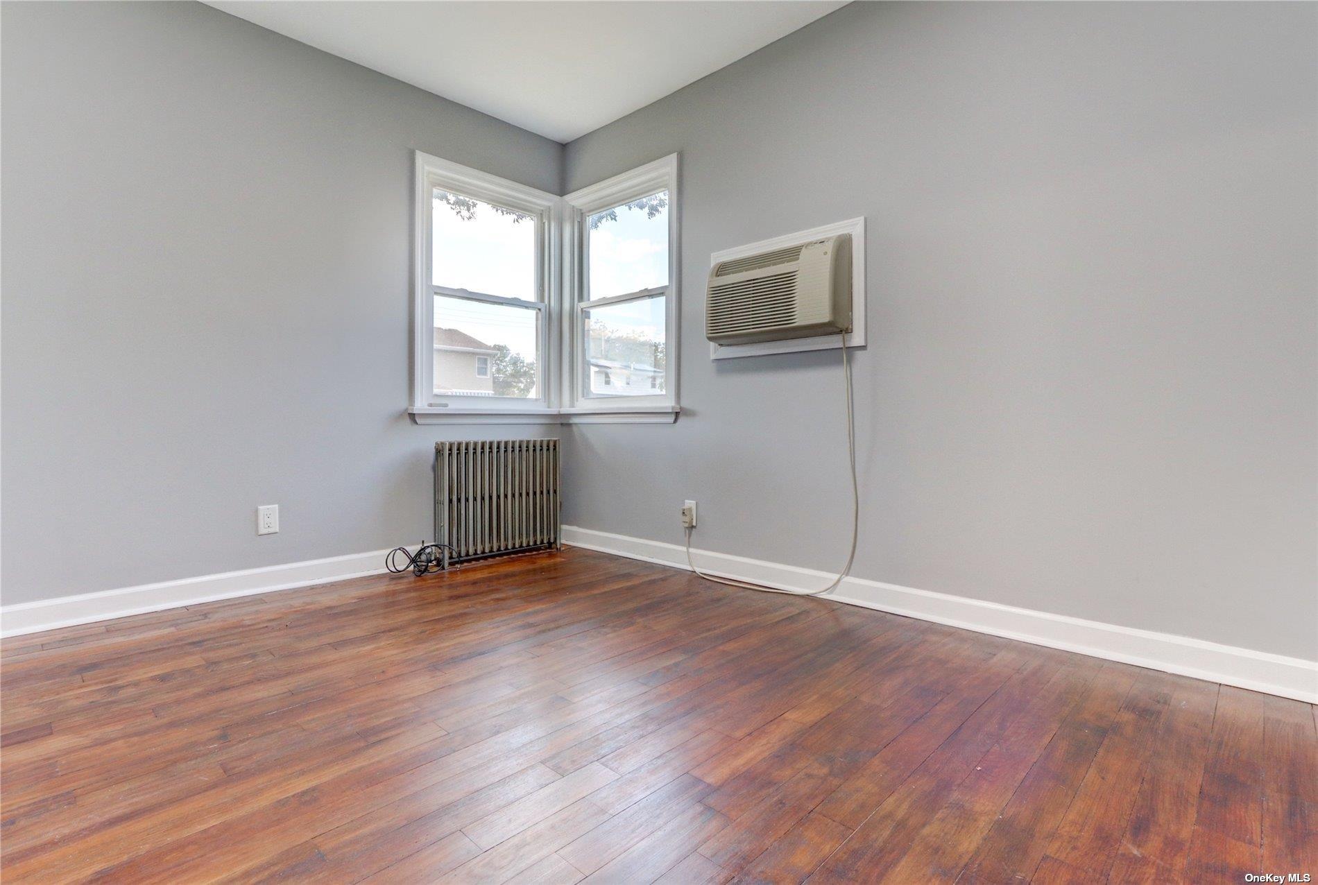 4 West Court, Bethpage, New York image 12