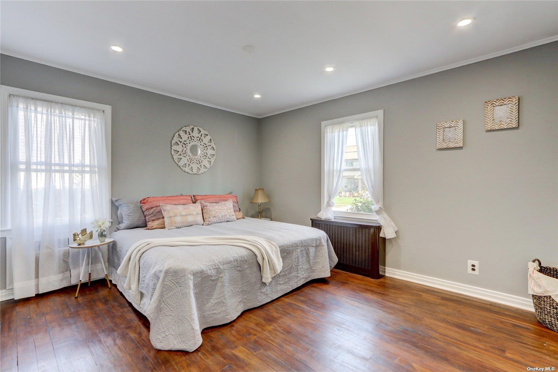 4 West Court, Bethpage, New York image 10