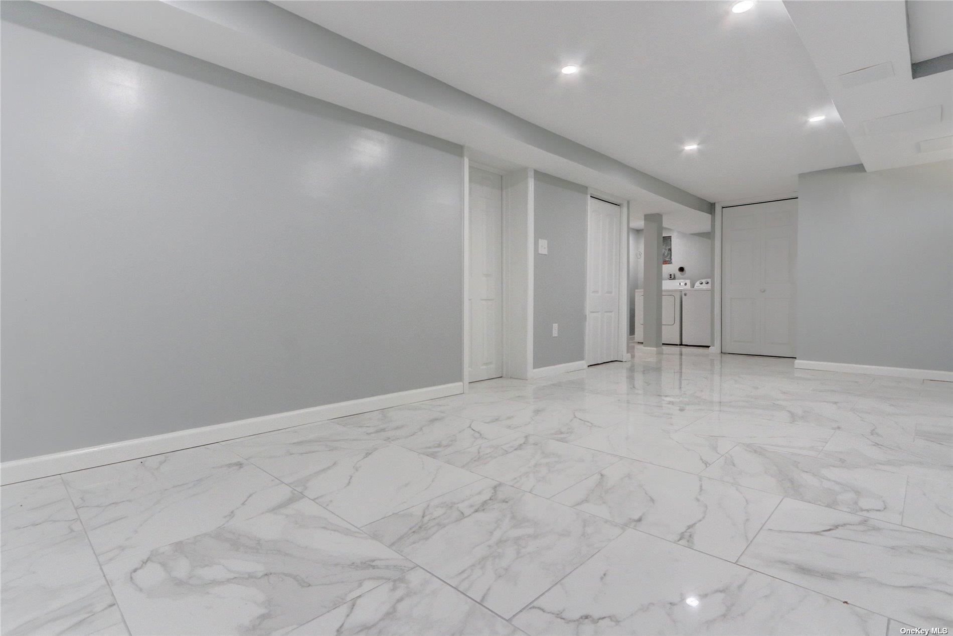 4 West Court, Bethpage, New York image 17