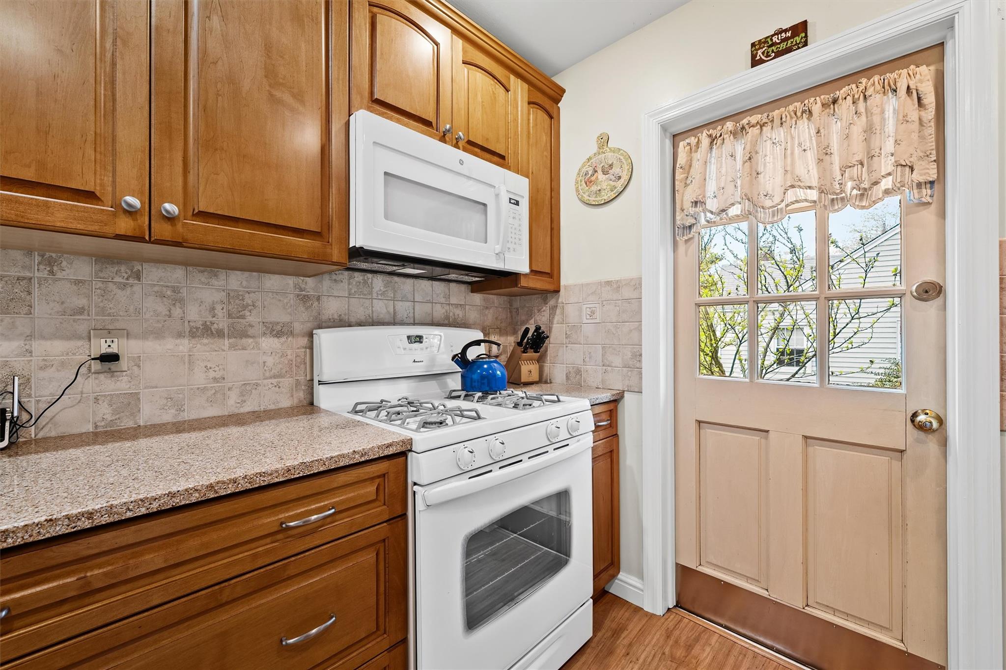 16 Garretson Road, White Plains, New York image 15