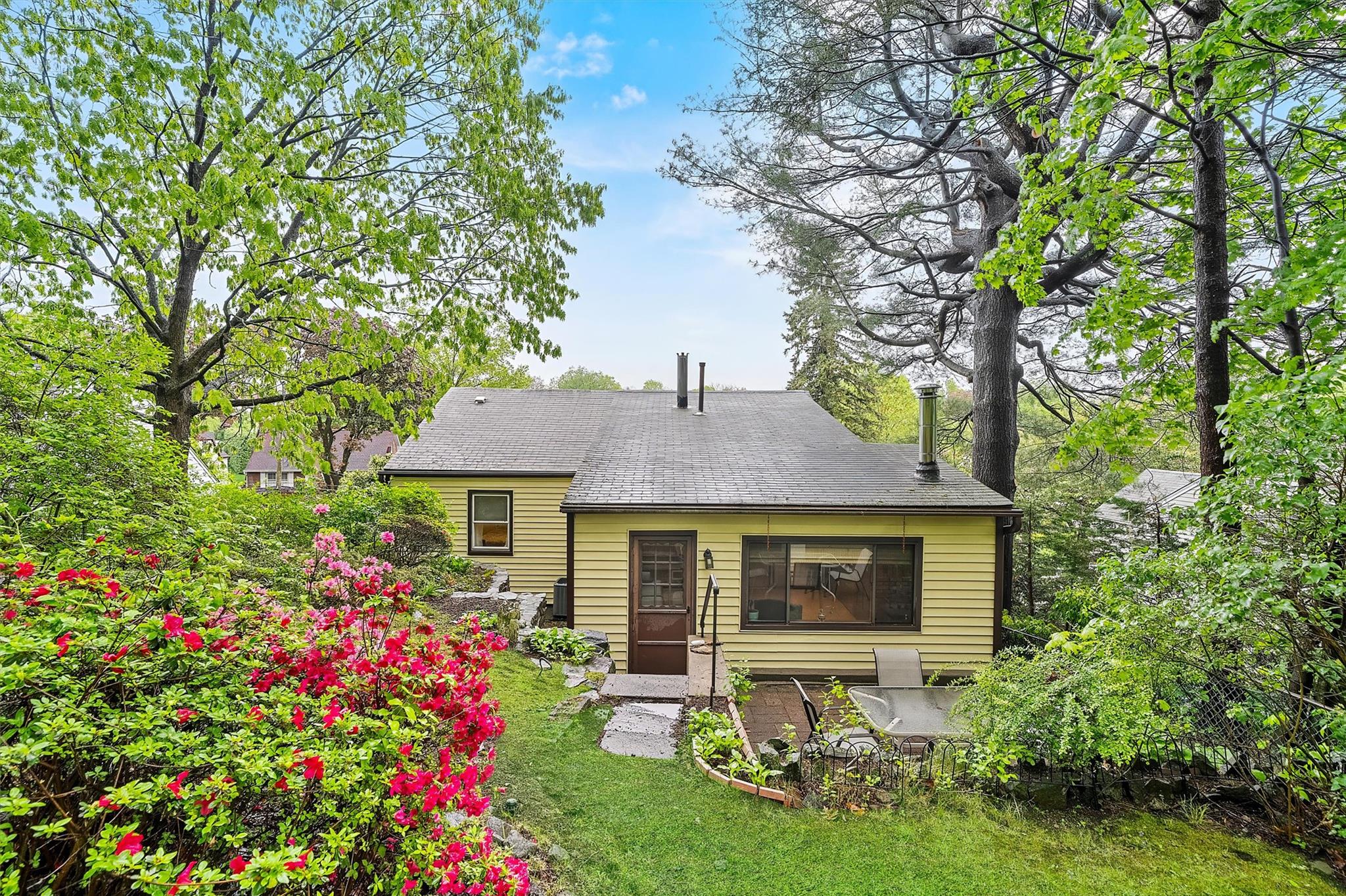 16 Garretson Road, White Plains, New York image 38