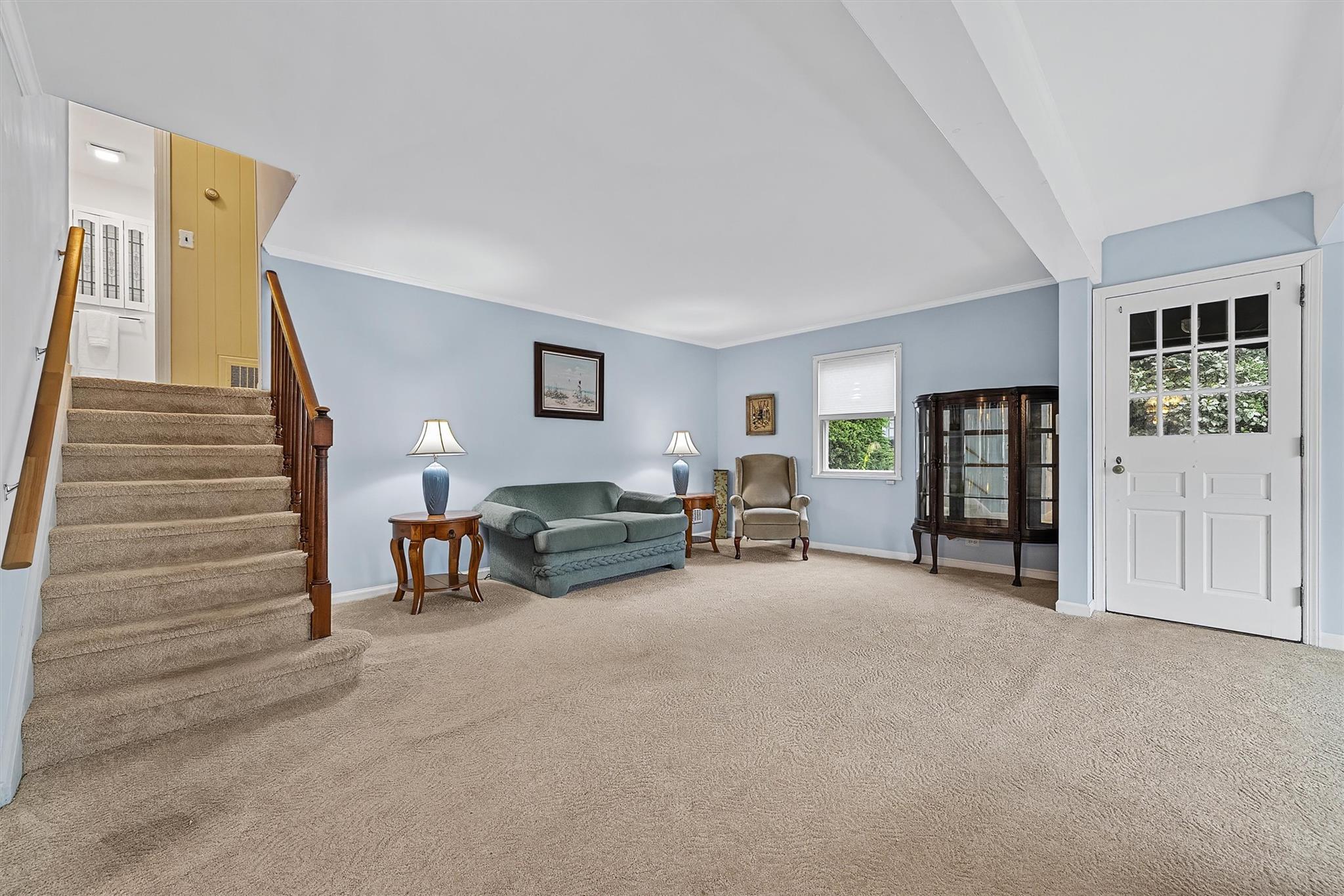 16 Garretson Road, White Plains, New York image 8