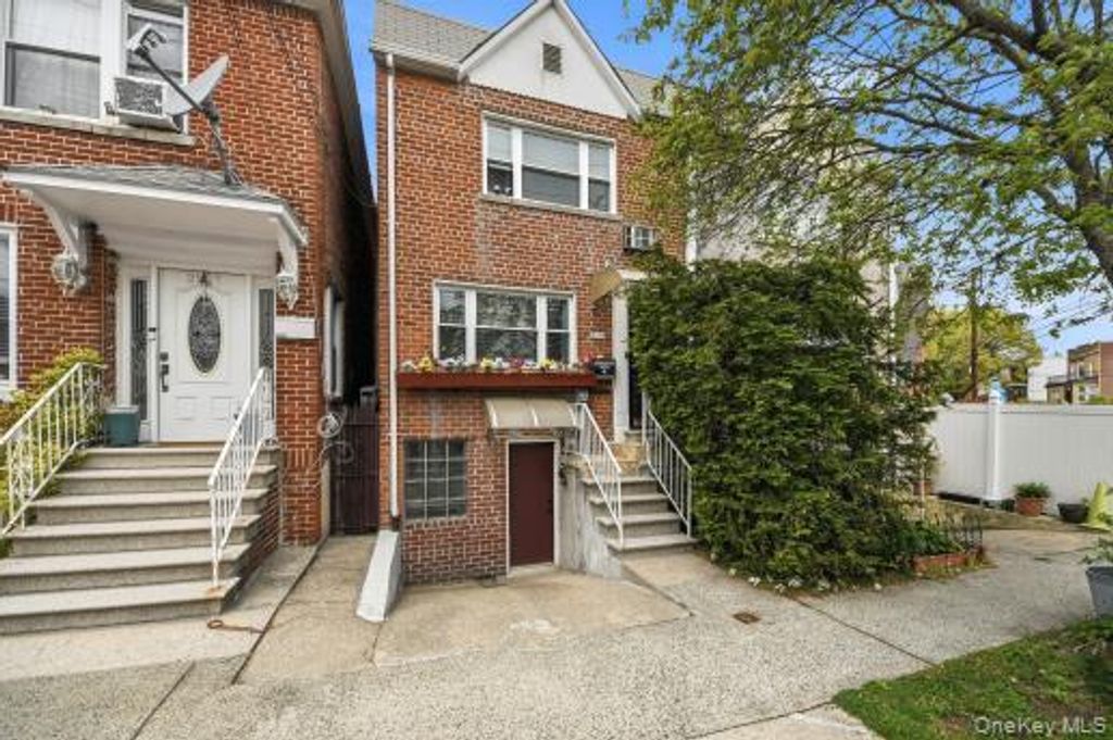 Photo of 3001 Zulette Avenue, Bronx, NY 10461 (MLS # 993125)