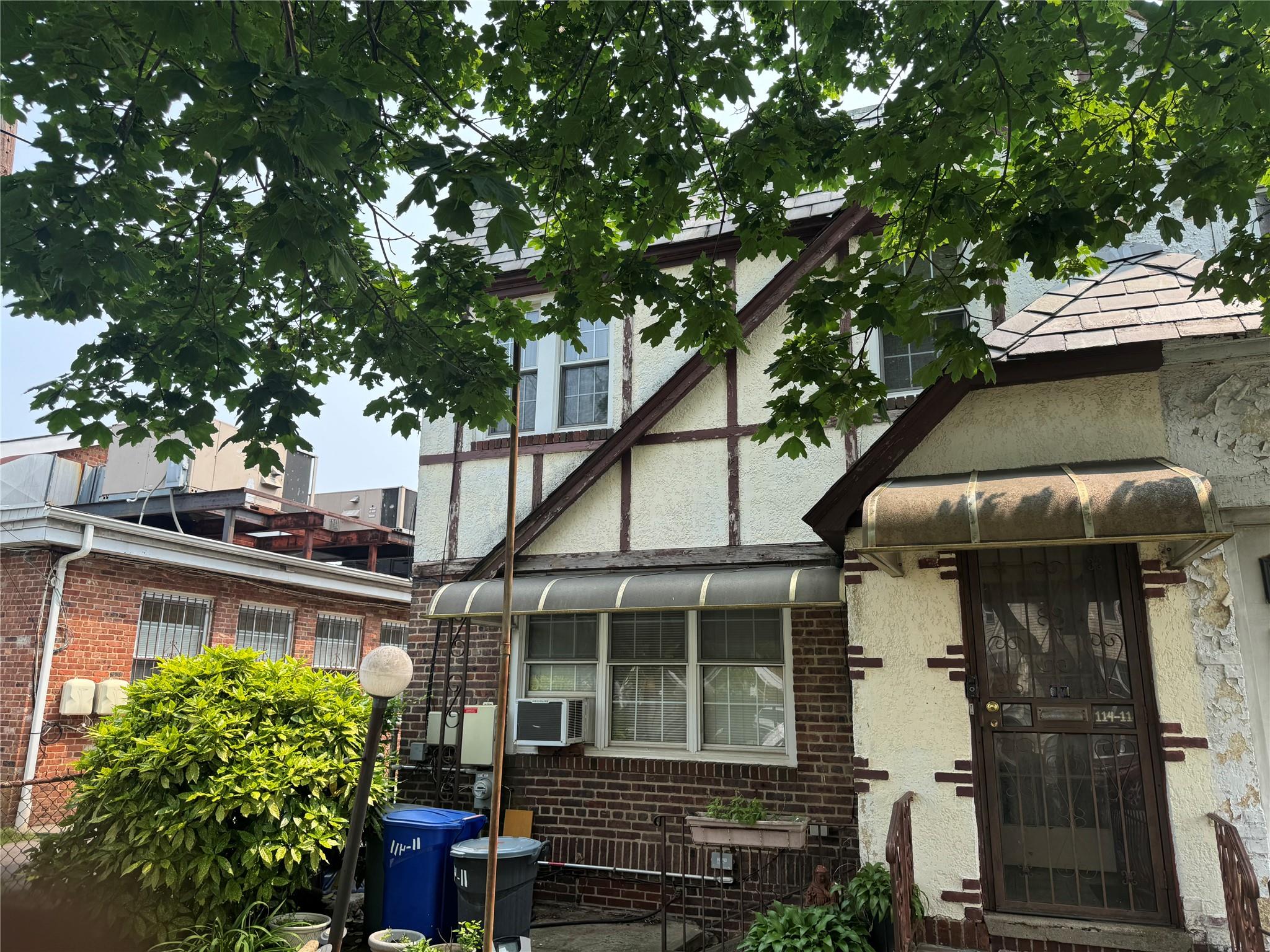 Property for Sale at 200th Street, Saint Albans, Queens, NY - Bedrooms: 3 
Bathrooms: 2 
Rooms: 6  - $625,000