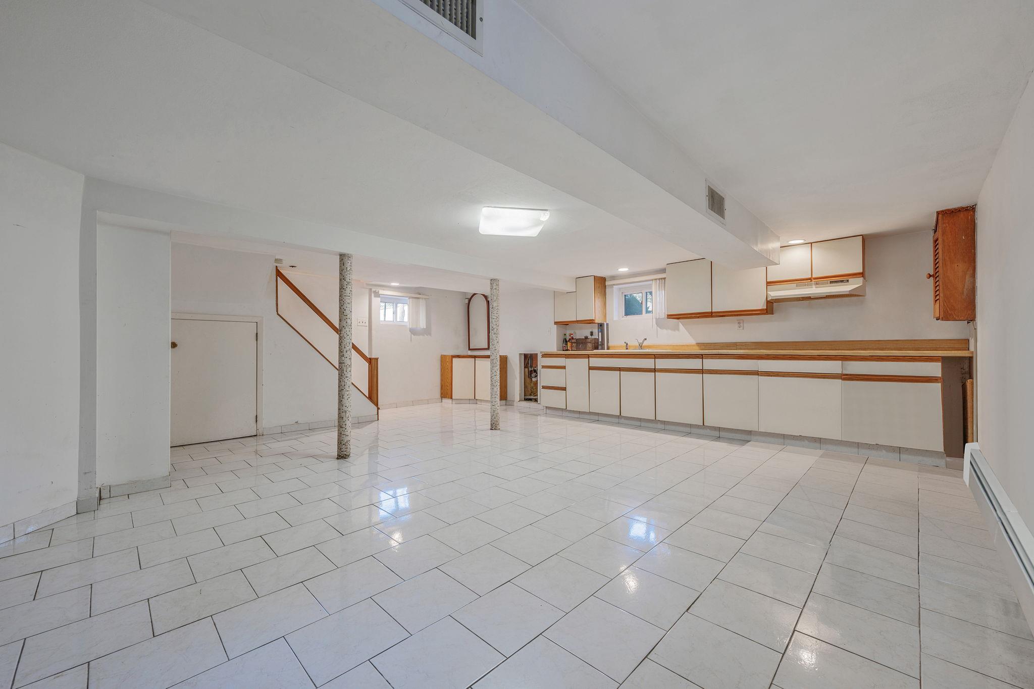 42 S Montague Street, Valley Stream, New York image 22