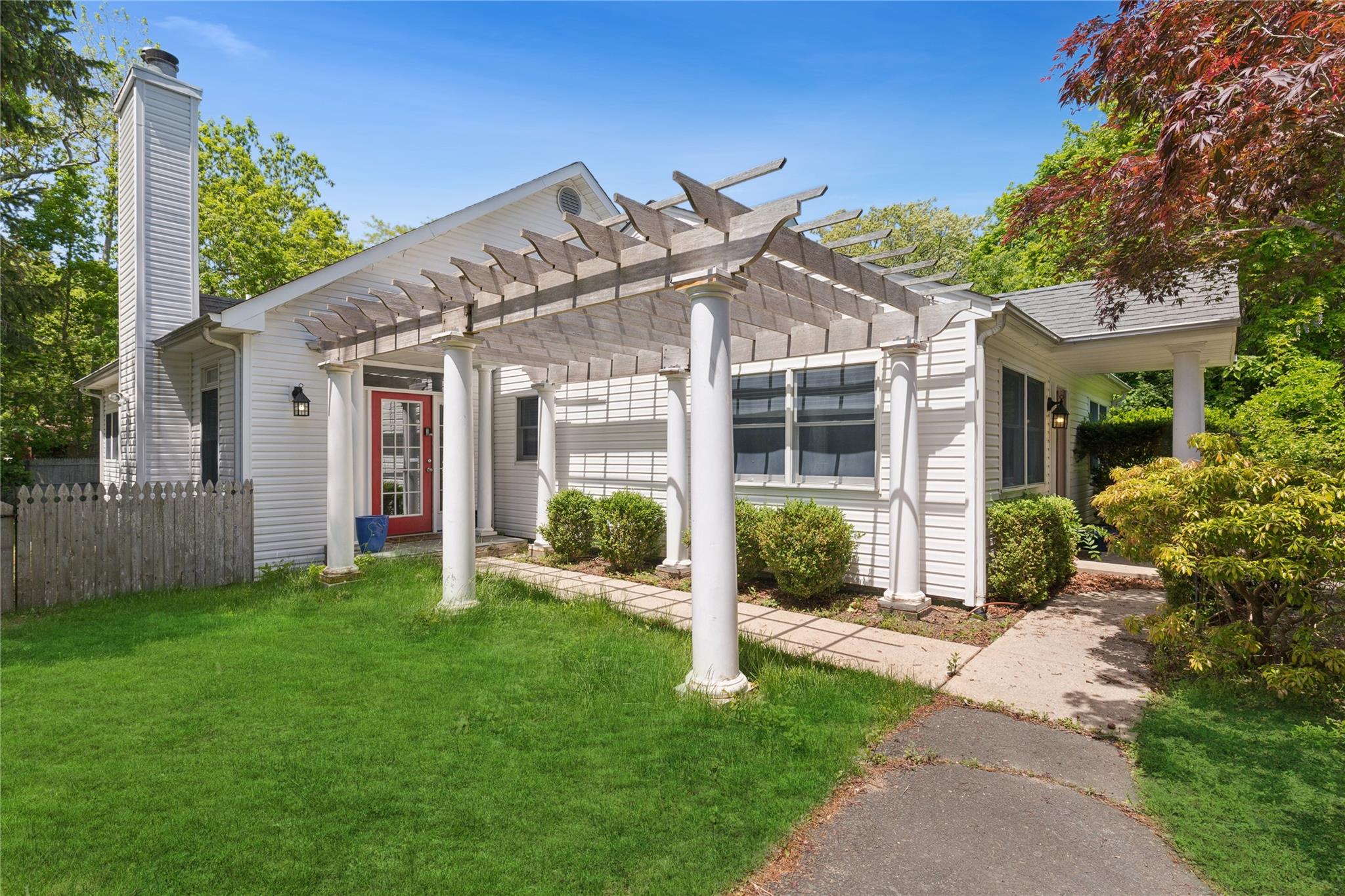 Rental Property at Maple Street, Westhampton Beach, Hamptons, NY - Bedrooms: 4 
Bathrooms: 4  - $45,000 MO.