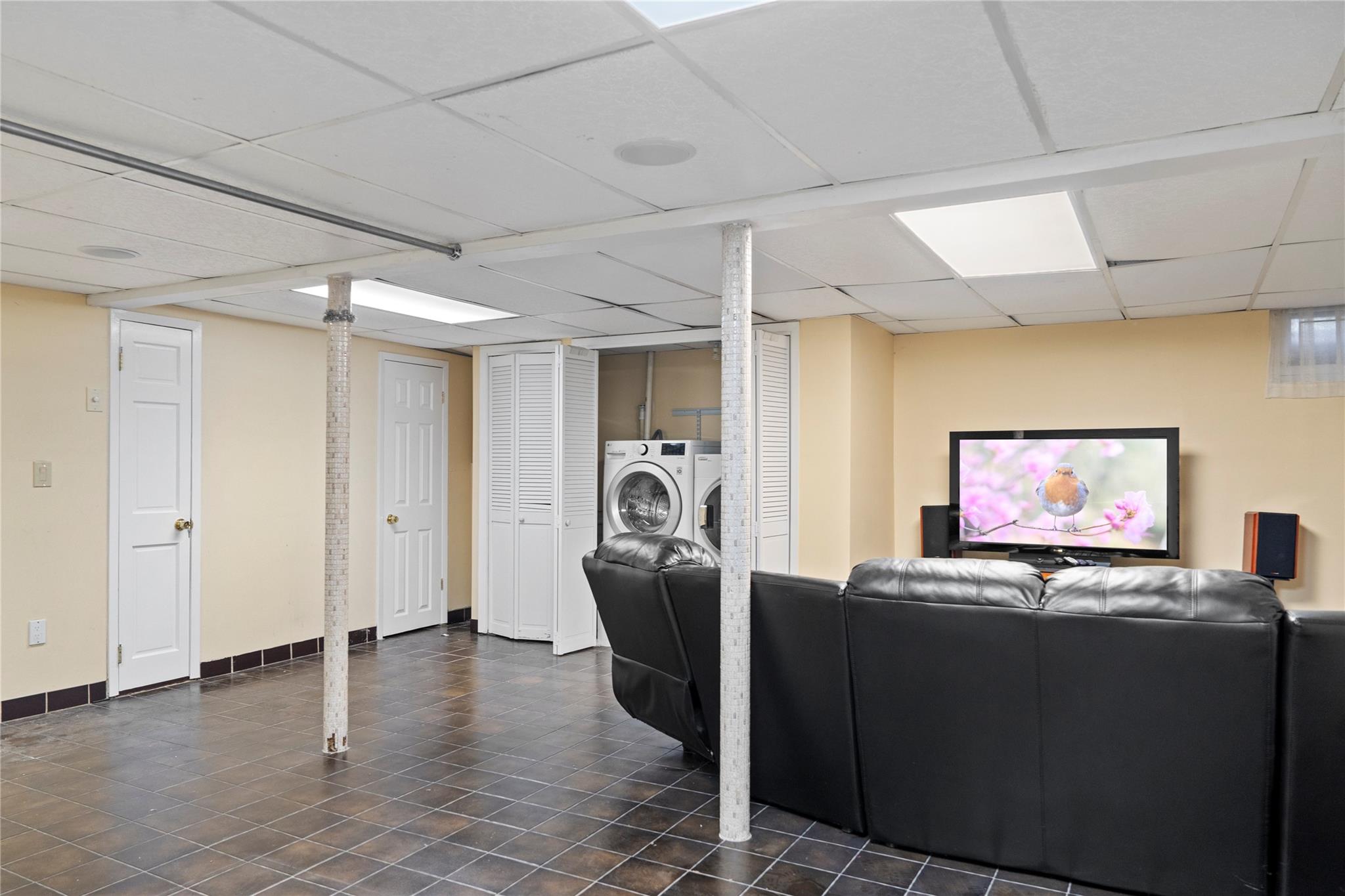 16 Eastland Drive, Glen Cove, New York image 28