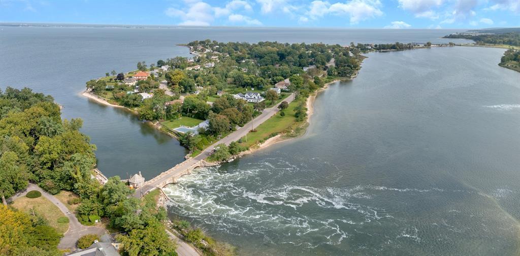 16 Eastland Drive, Glen Cove, New York image 41