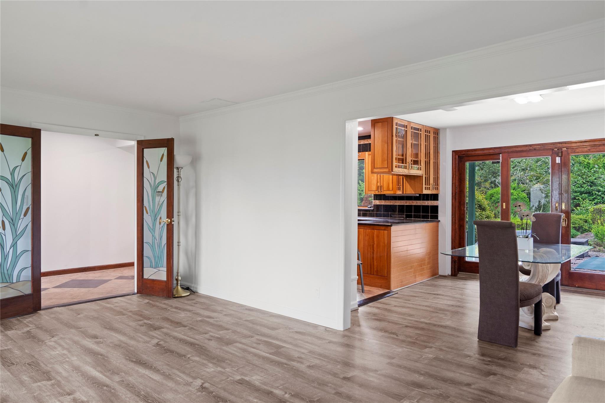 16 Eastland Drive, Glen Cove, New York image 15