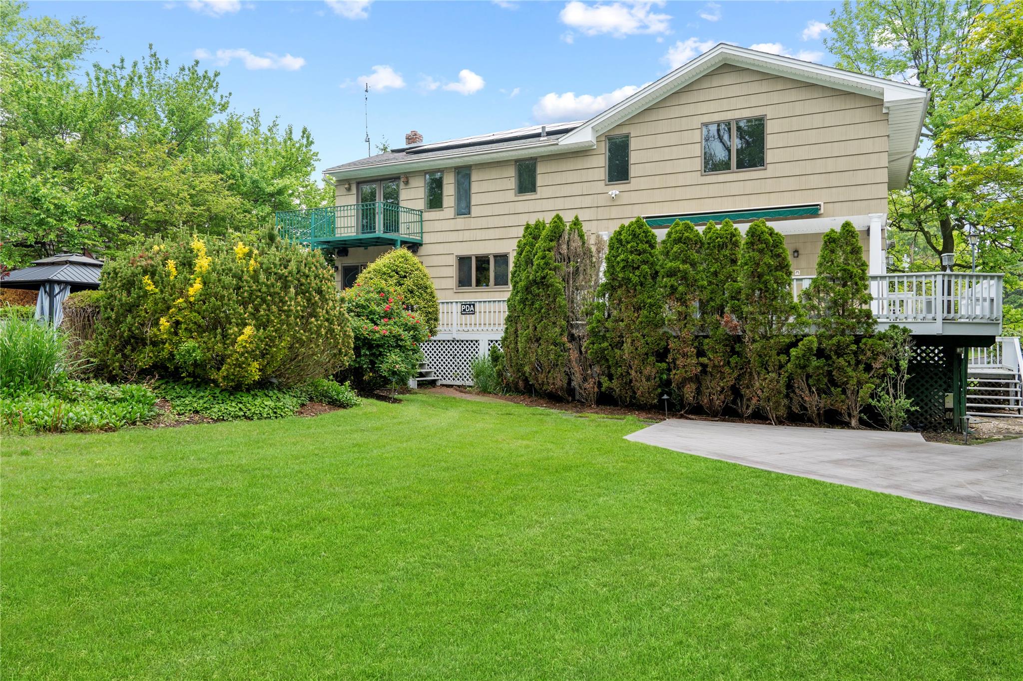16 Eastland Drive, Glen Cove, New York image 34