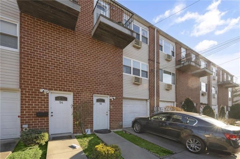 Condo For Sale - 52A Francine Court #80A<br/> Staten Island, NY 10306