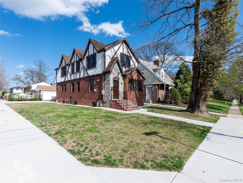 Photo of 112-03 178th Street, Addisleigh Park, NY 11433 (MLS # 984894)