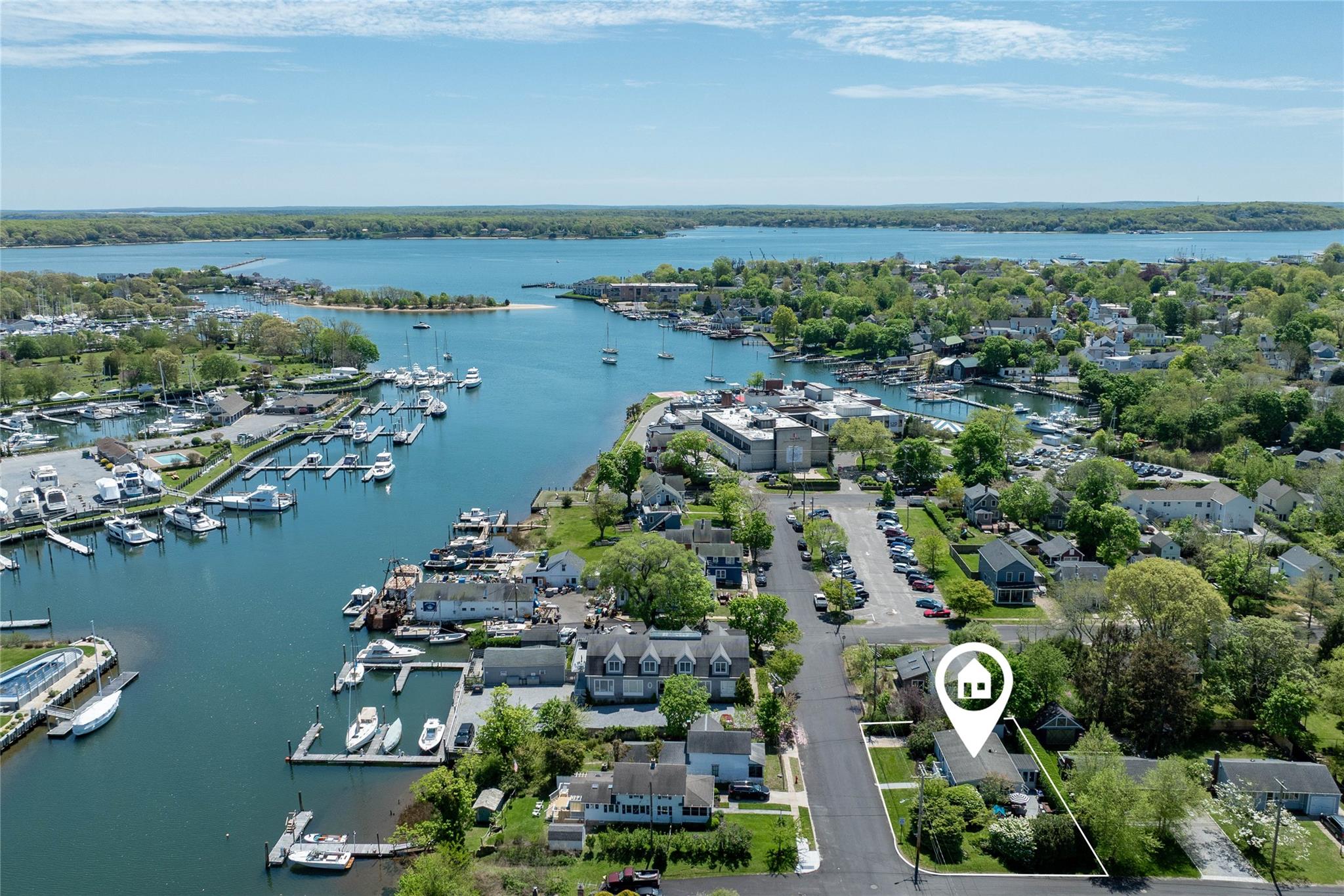215 Bridge Street, Greenport, New York image 14