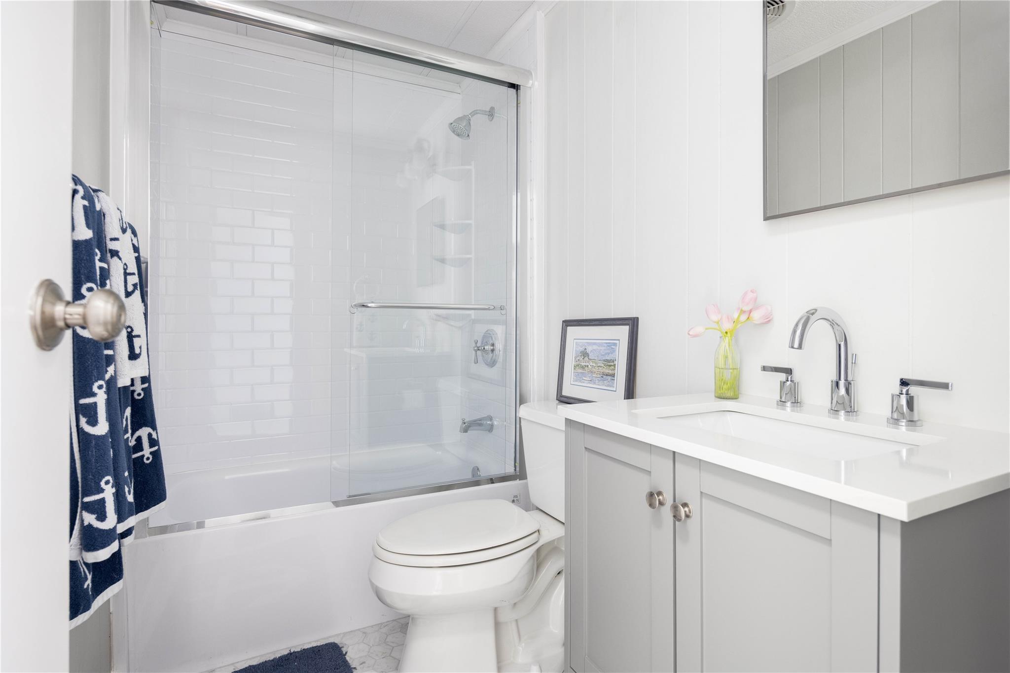 215 Bridge Street, Greenport, New York image 7