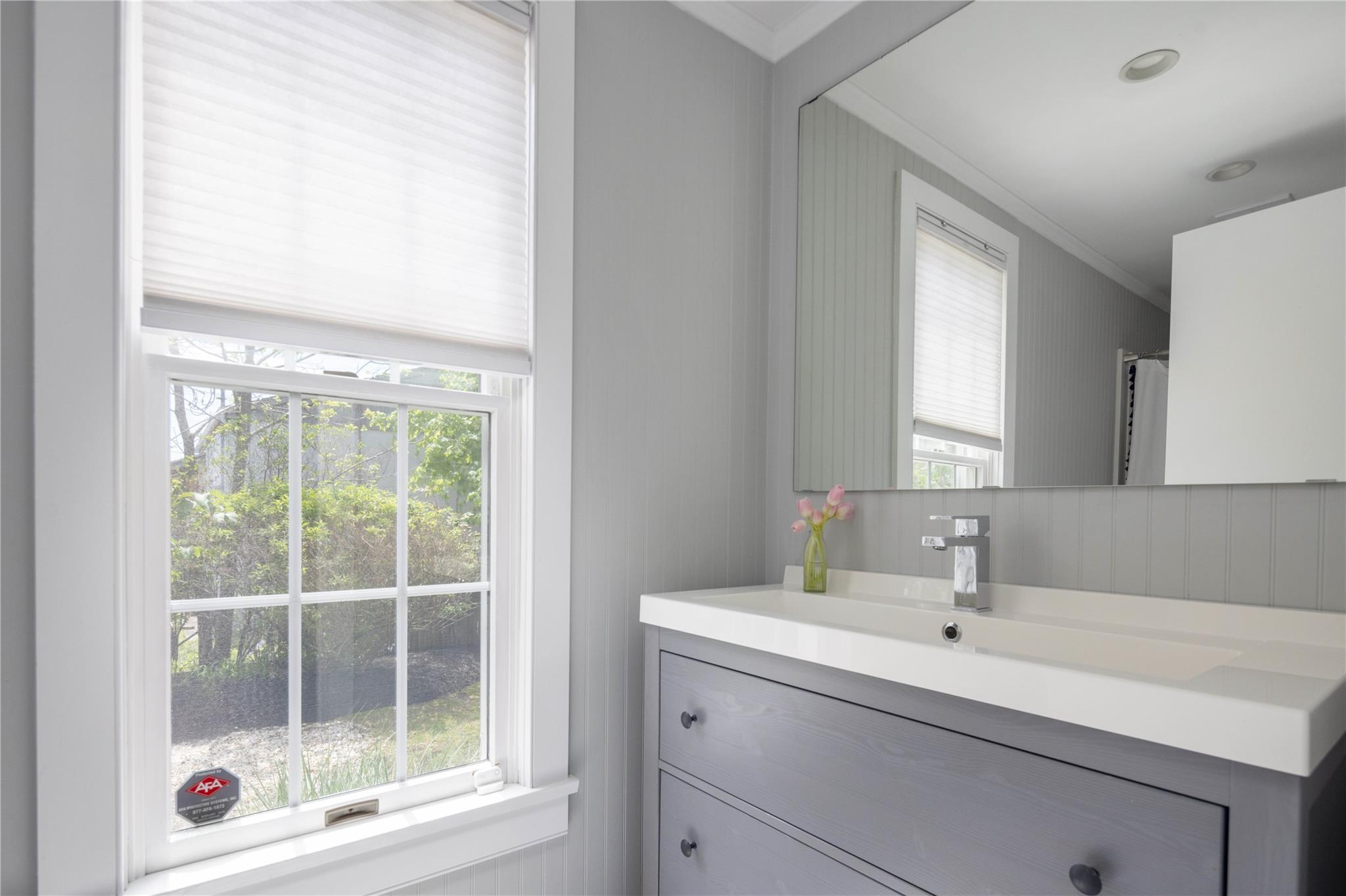215 Bridge Street, Greenport, New York image 9