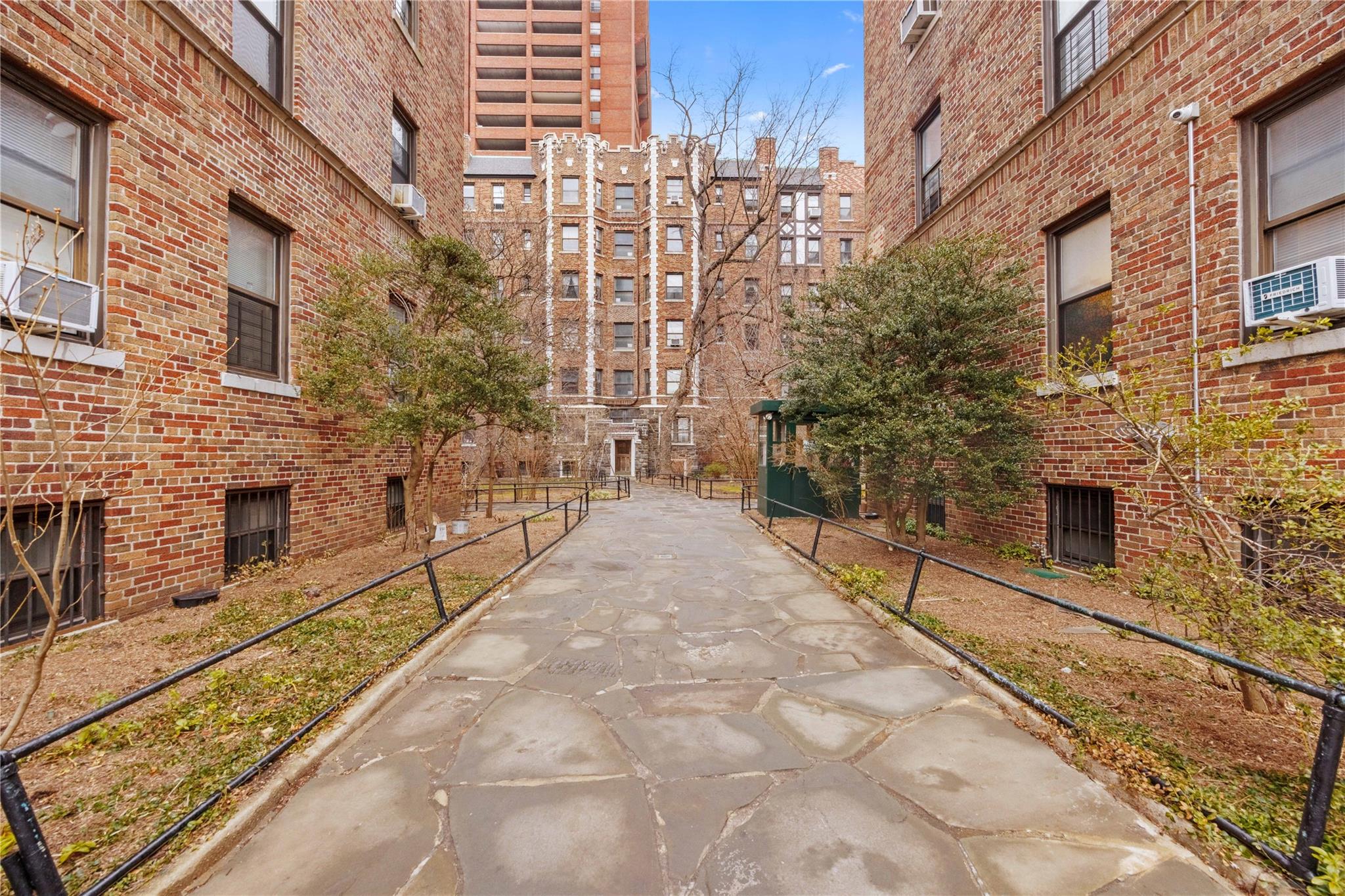 3394 Wayne Avenue #E23, New York, New York image 3