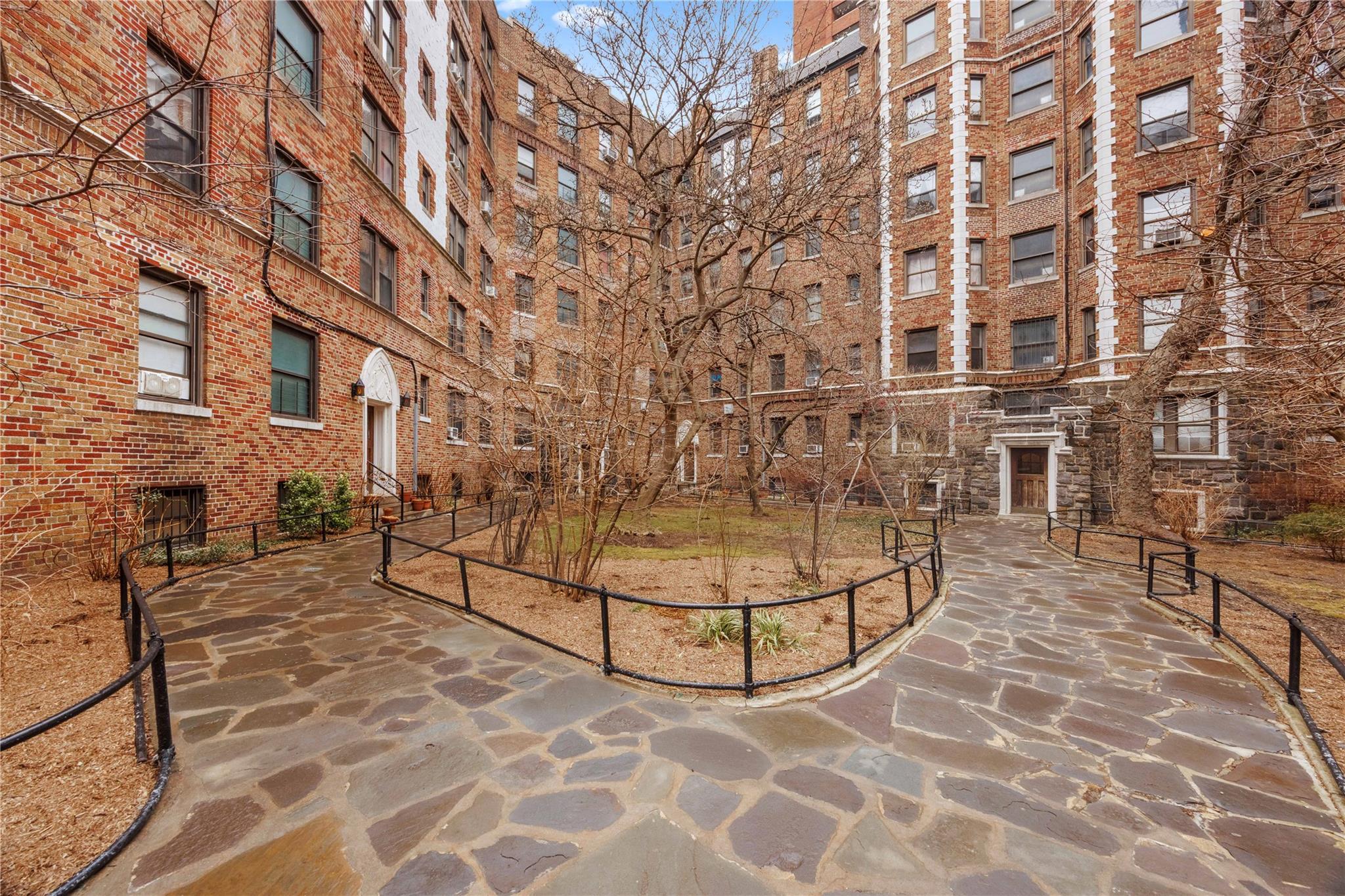 3394 Wayne Avenue #E23, New York, New York image 4