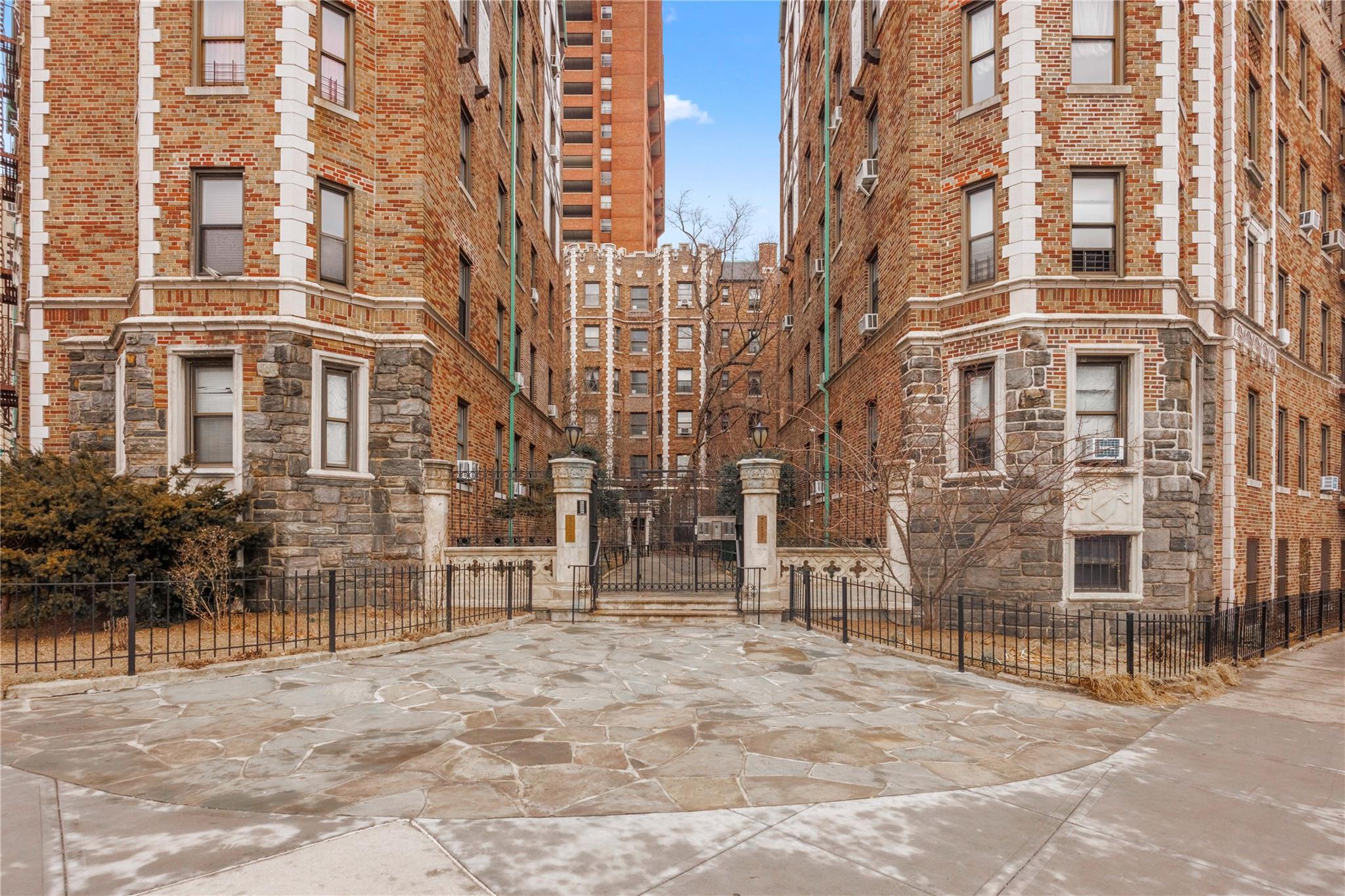 3394 Wayne Avenue #E23, New York, New York image 1