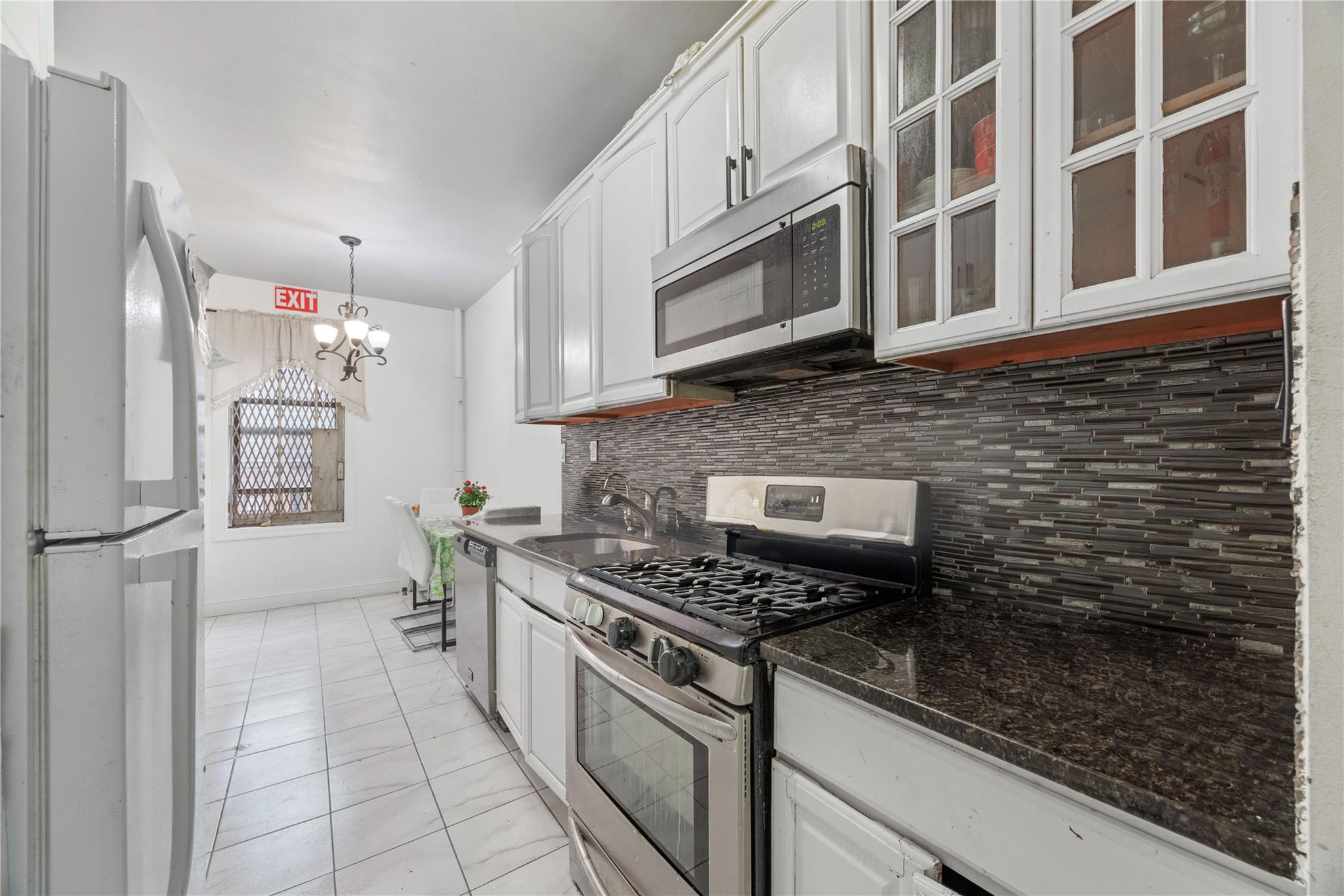 3394 Wayne Avenue #E23, New York, New York image 10