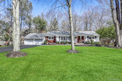 Homes For Sale - 5 Moriah Lane<br/> Suffern, NY 10901