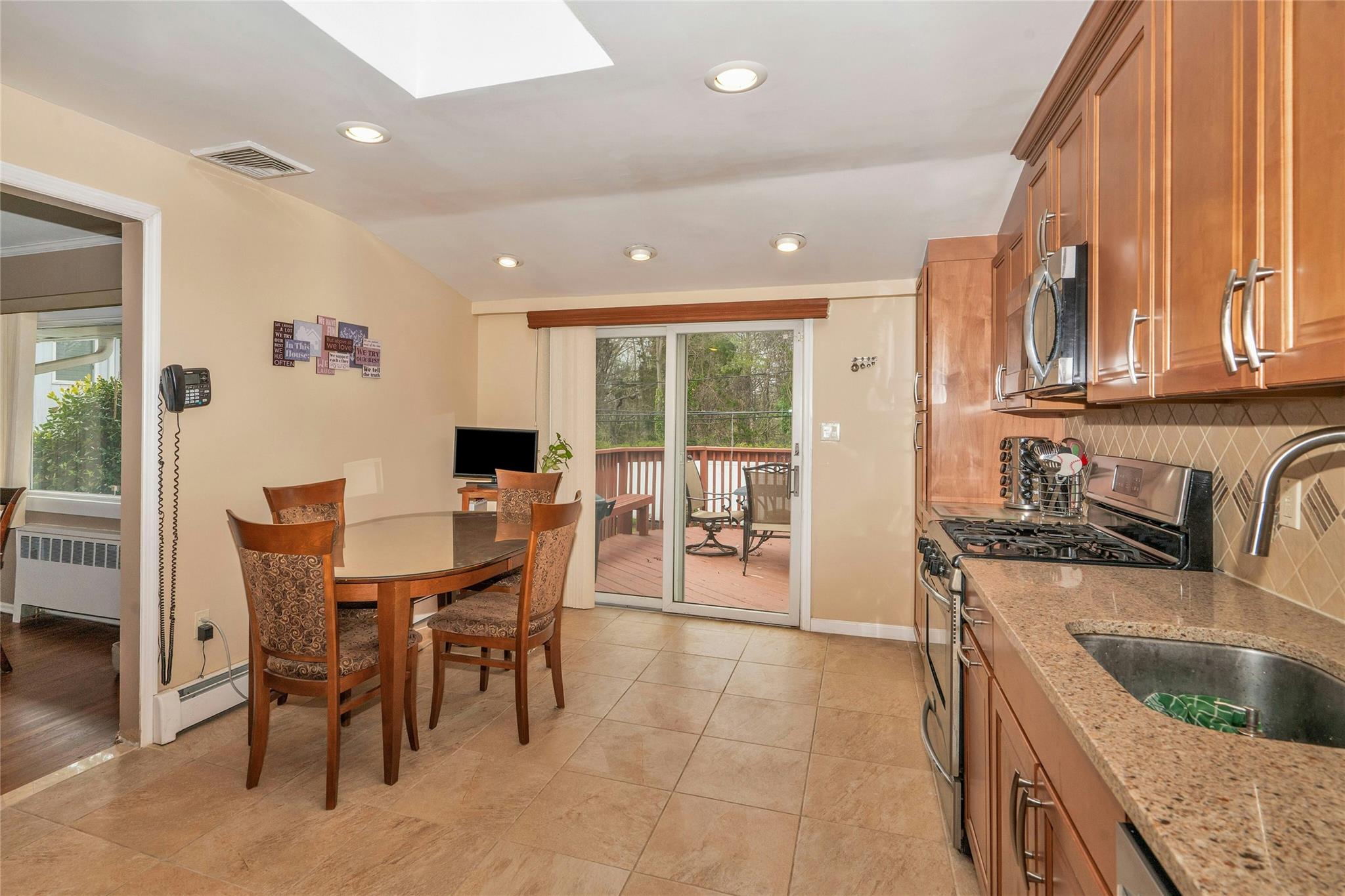 57 Glenwood Road, Plainview, New York image 12