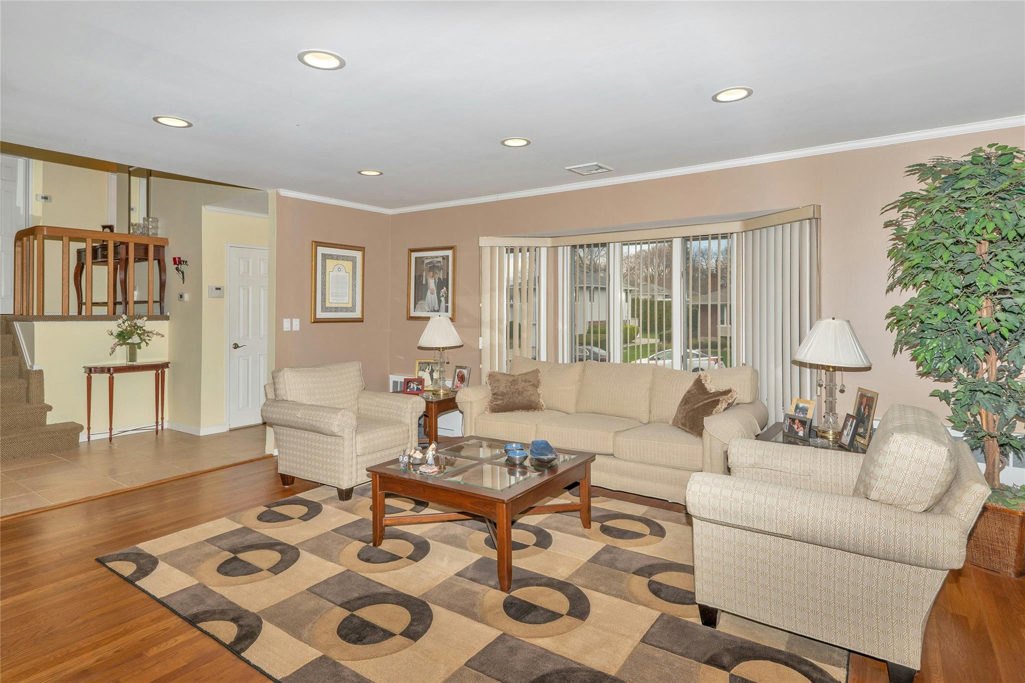 57 Glenwood Road, Plainview, New York image 9
