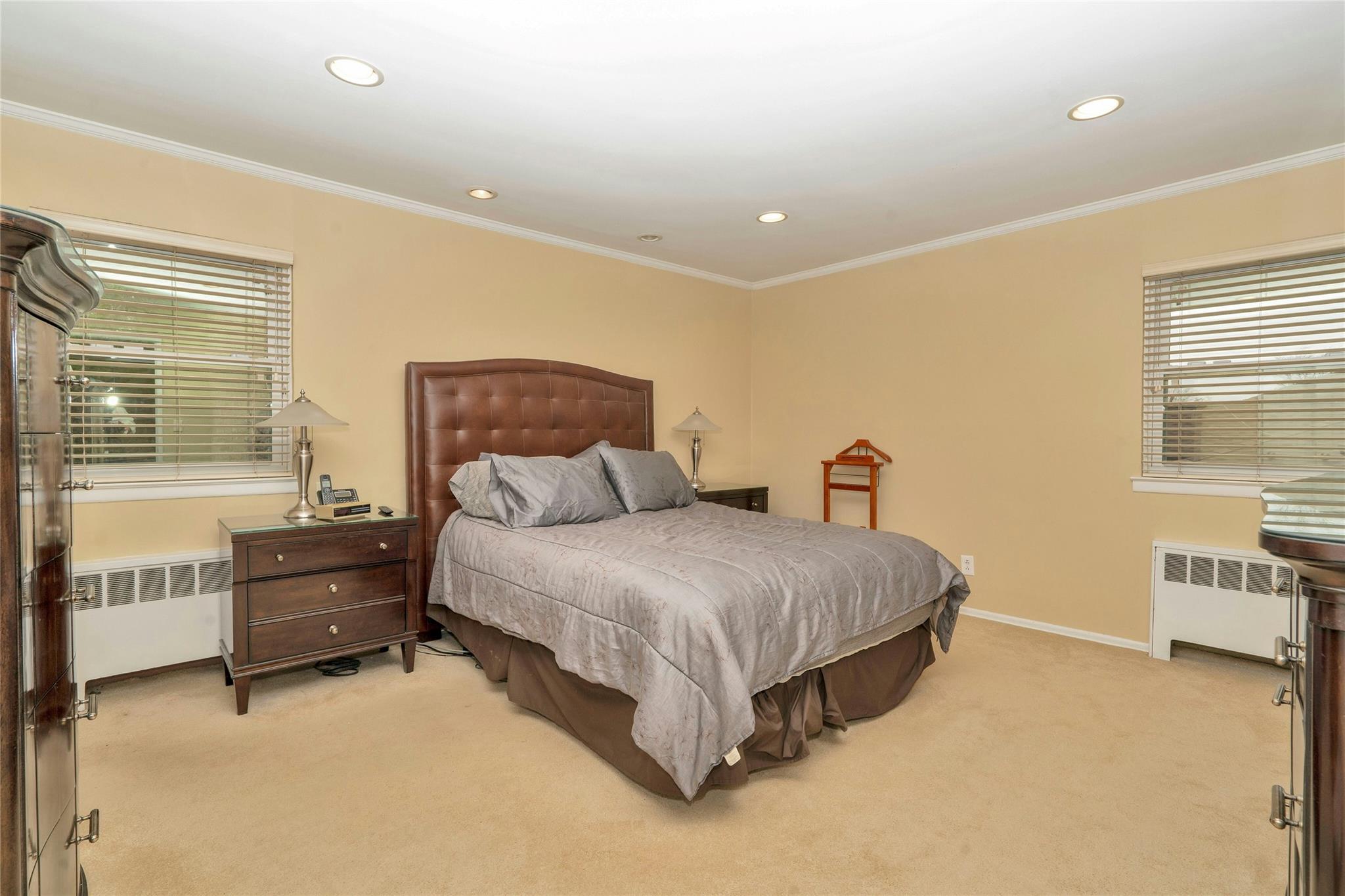57 Glenwood Road, Plainview, New York image 22