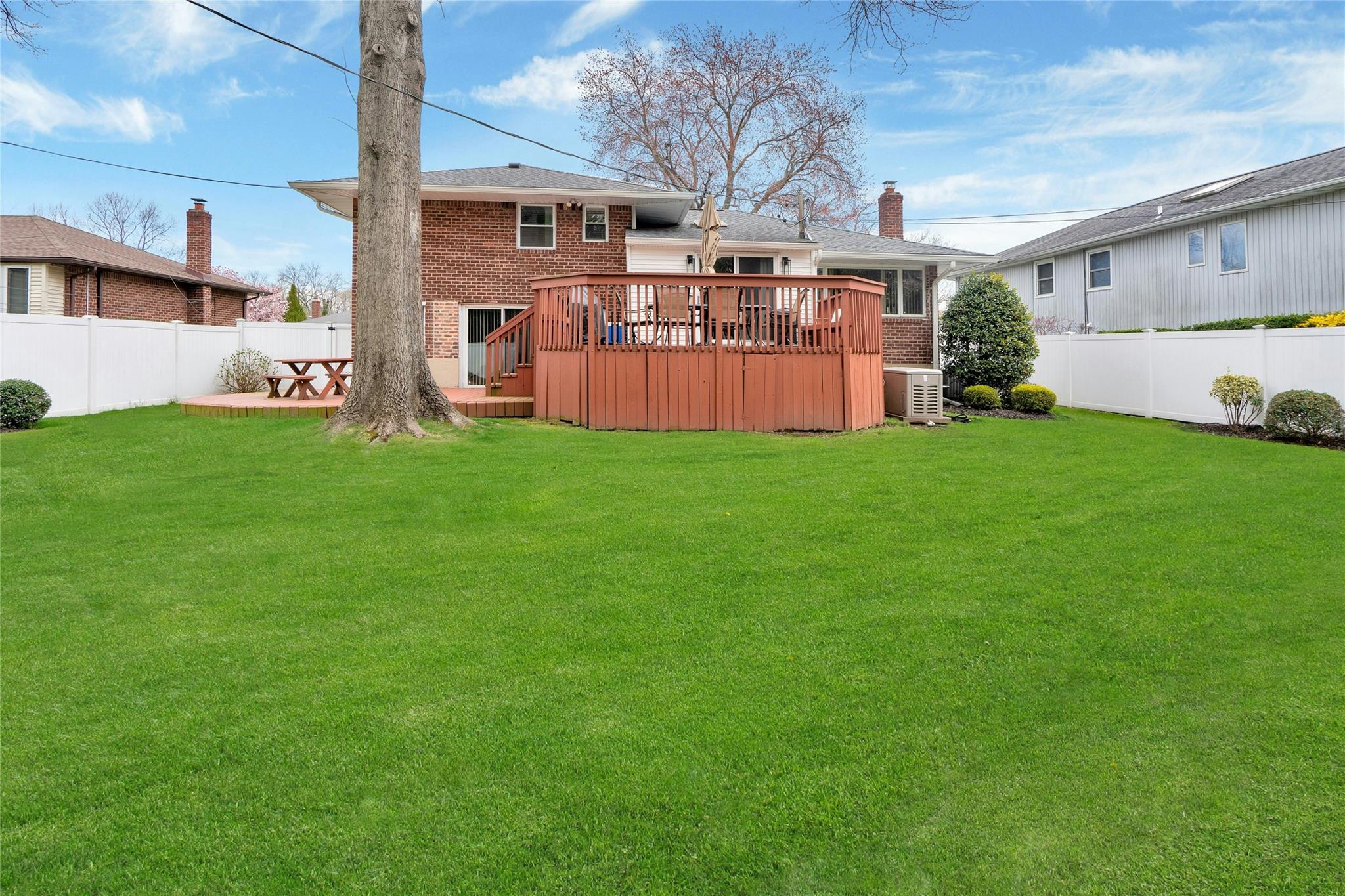 57 Glenwood Road, Plainview, New York image 34