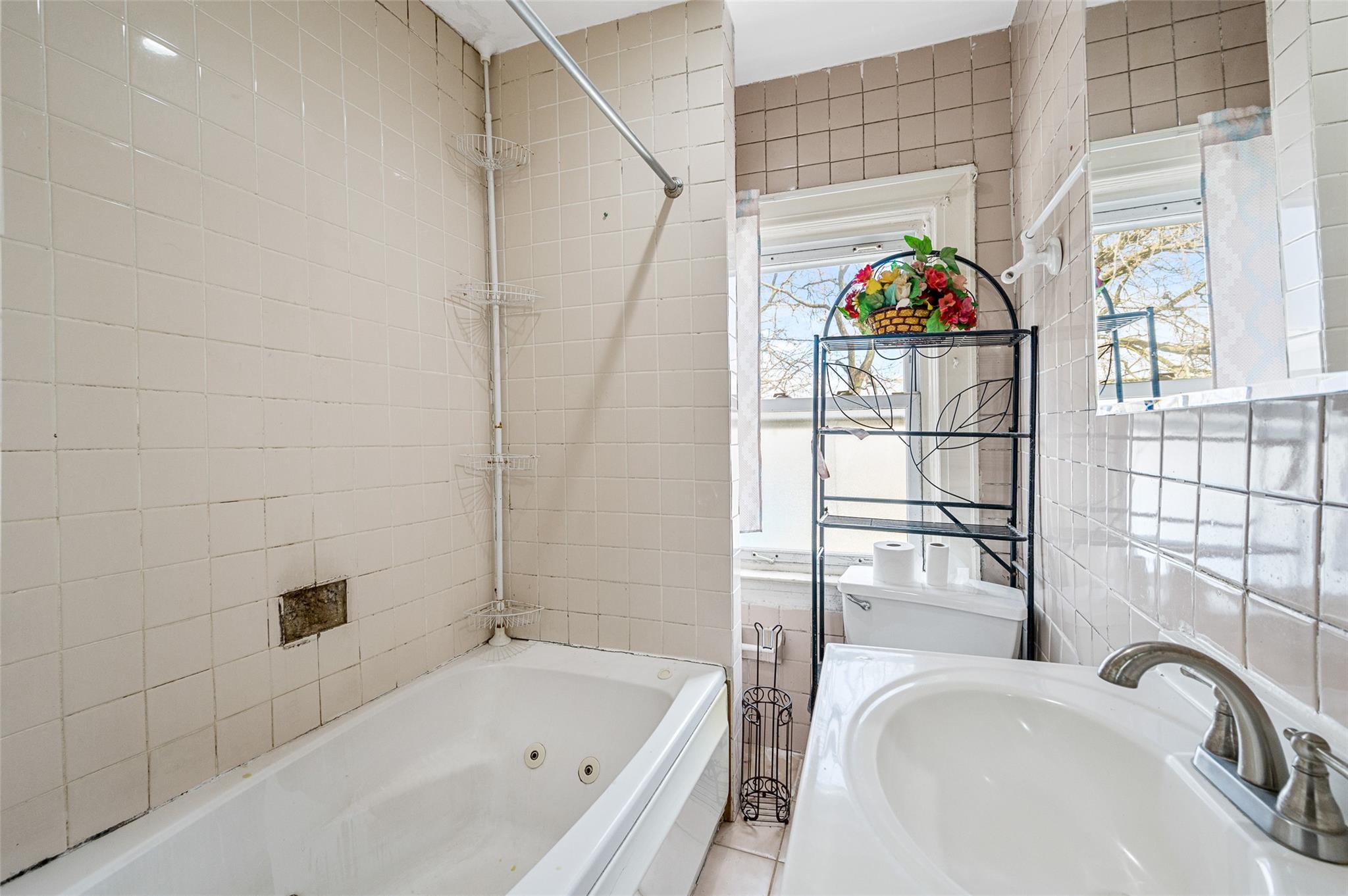 8951 121st Street, Richmond Hill, New York image 13