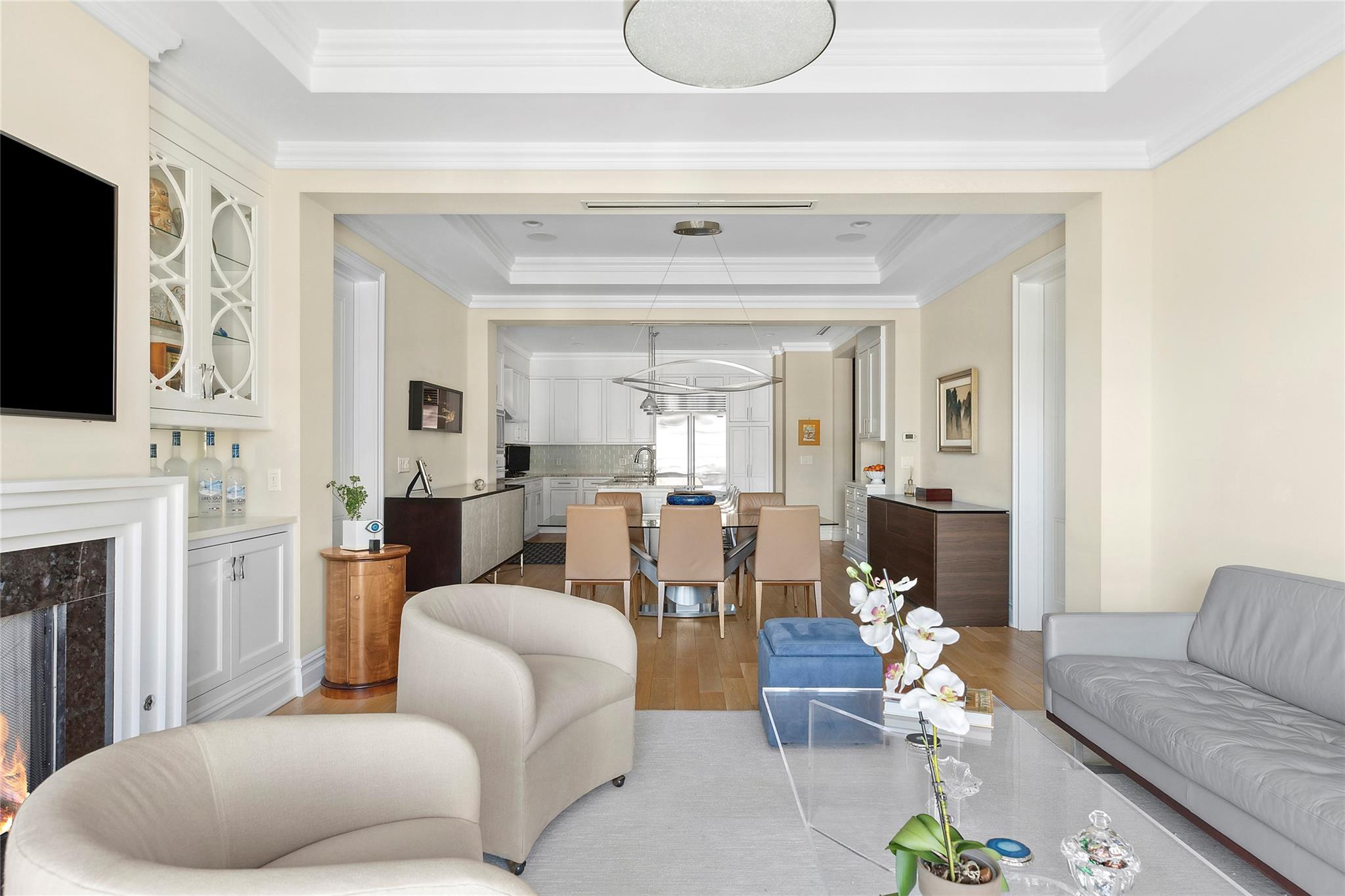 1000 Royal Court 1106