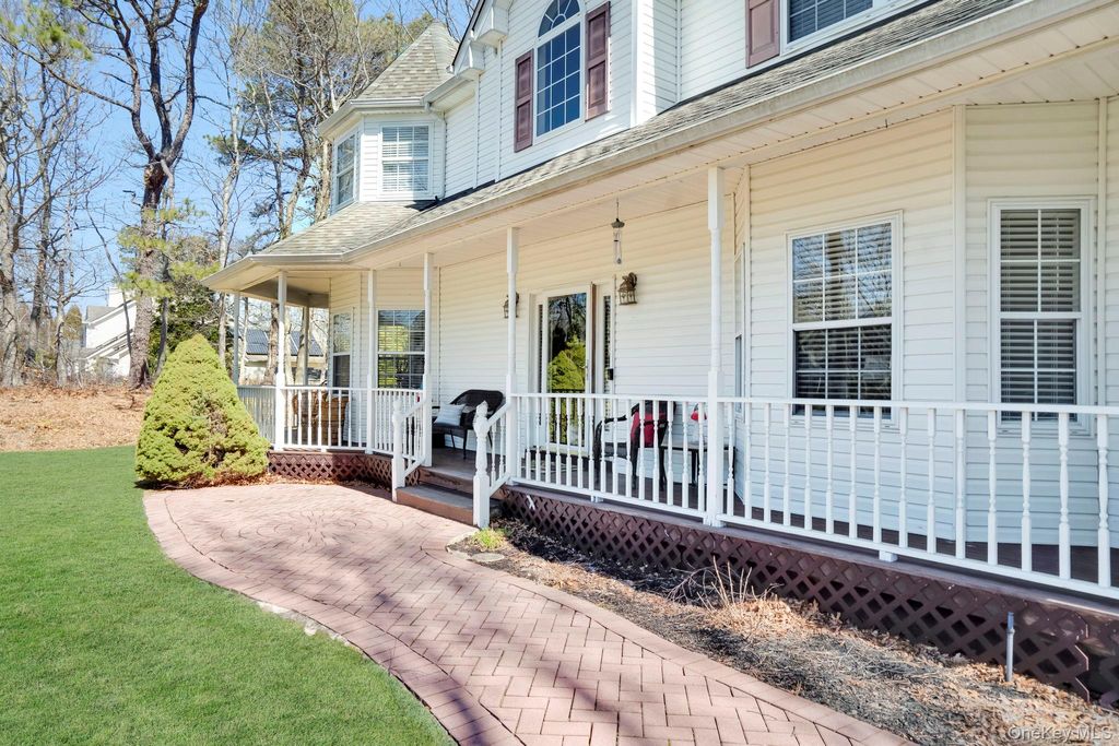 Photo of 20 Ricky Road, Manorville, NY 11949 (MLS # 985787)