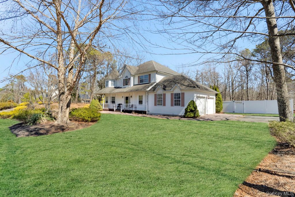 Photo of 20 Ricky Road, Manorville, NY 11949 (MLS # 985787)