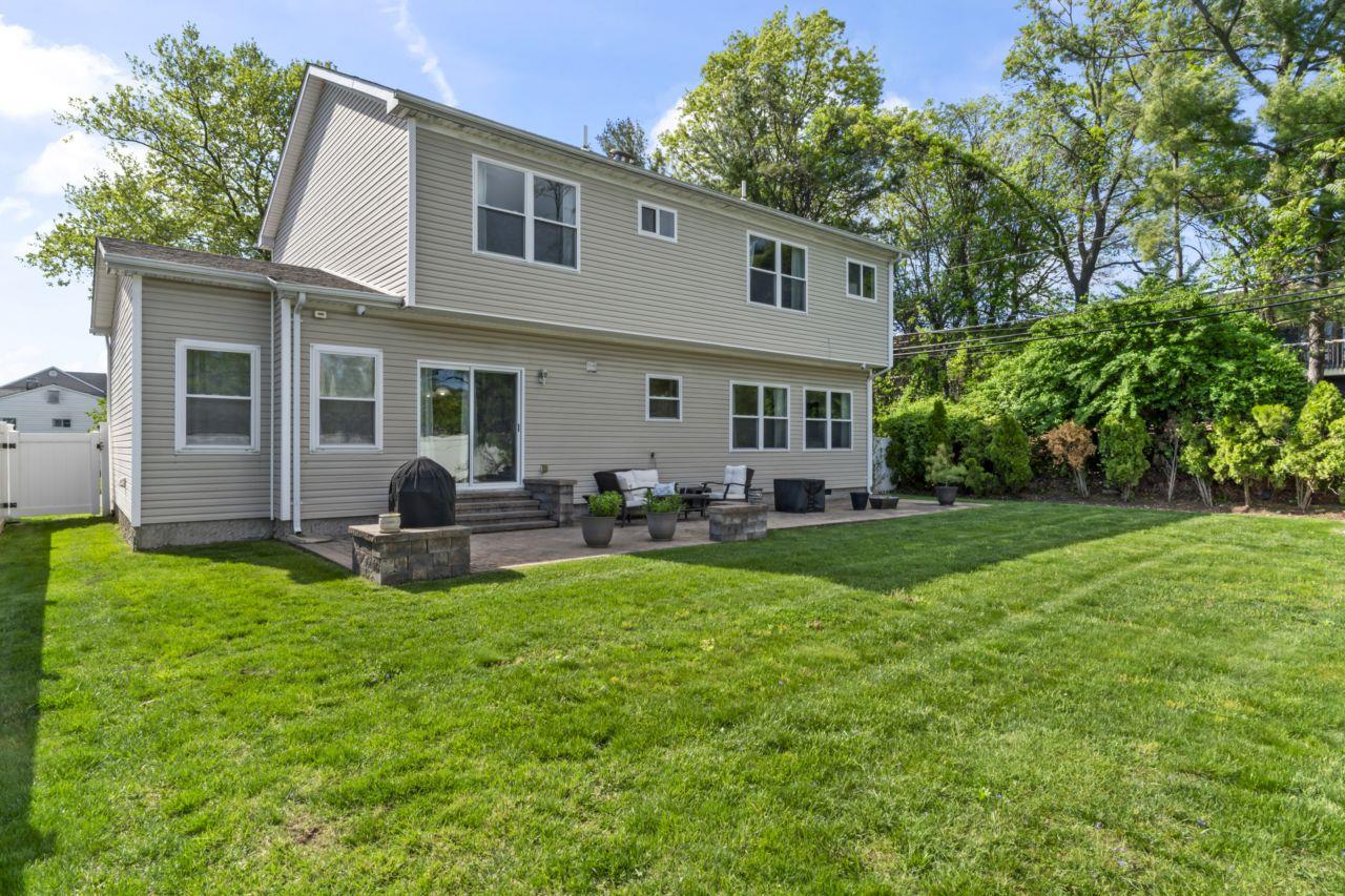 16 Terry Lane, Plainview, New York image 34