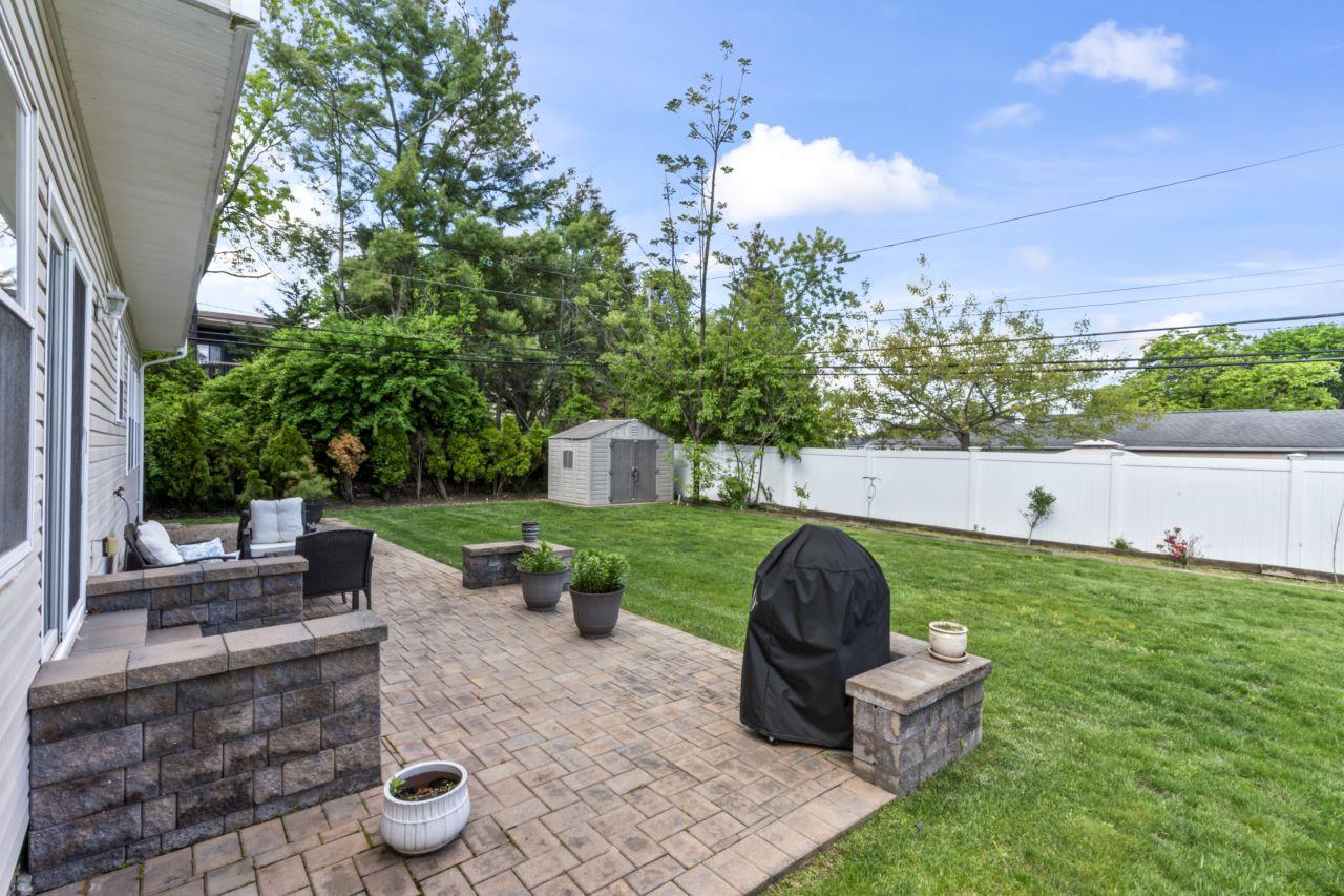 16 Terry Lane, Plainview, New York image 33