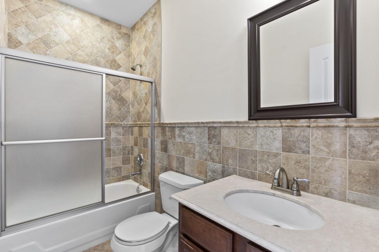 16 Terry Lane, Plainview, New York image 24