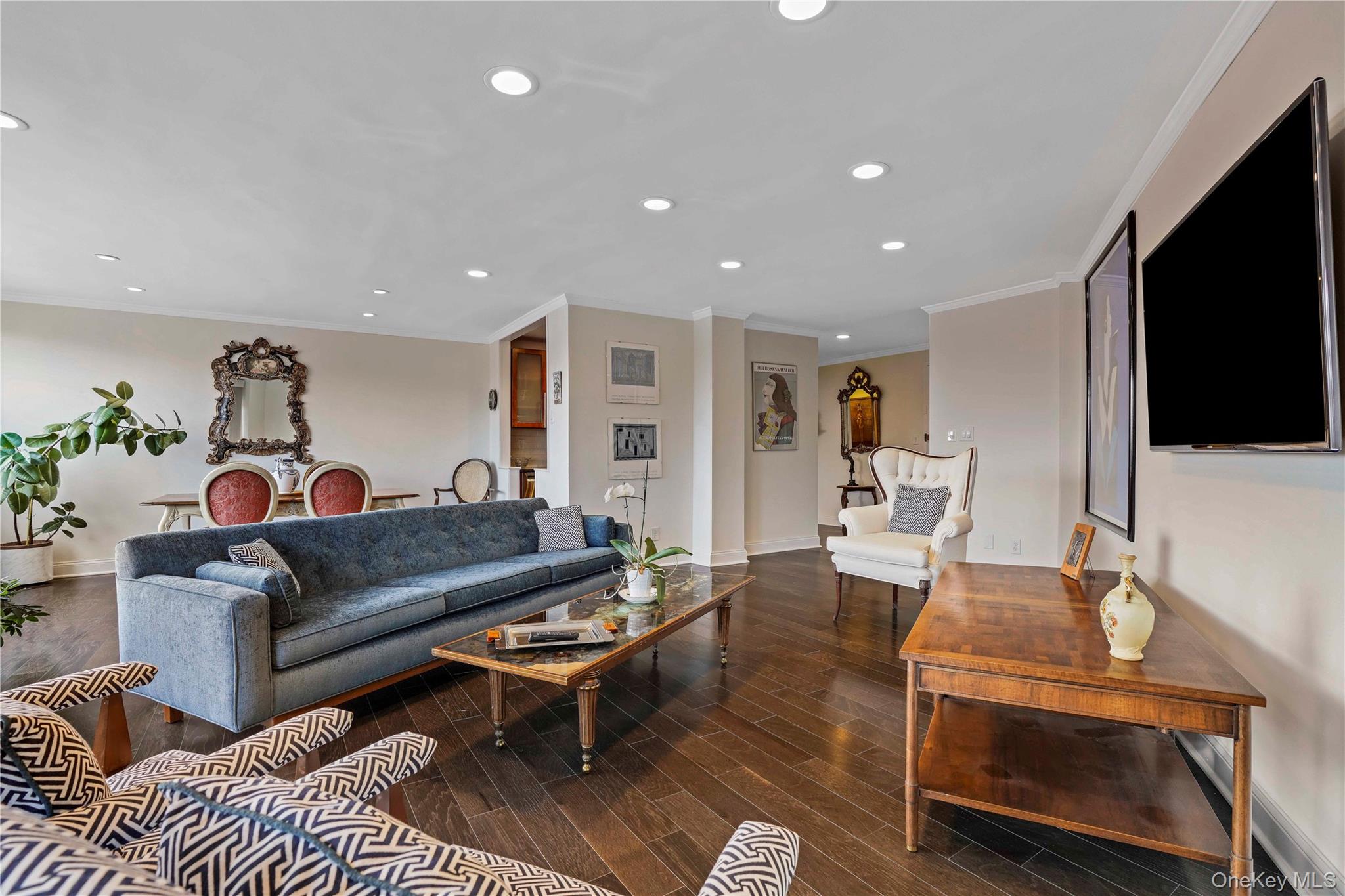 12 Old Mamaroneck Avenue 6C