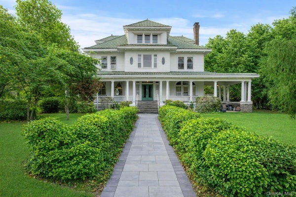 121 S JAMESPORT AVE, SOUTH JAMESPORT, NY 11970 - Image ac169a757568bced2e2f3d0ea1f2ae9e/2265505209