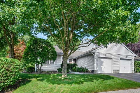 Homes For Sale - 204 Mattituck Court<br/> Melville, NY 11747