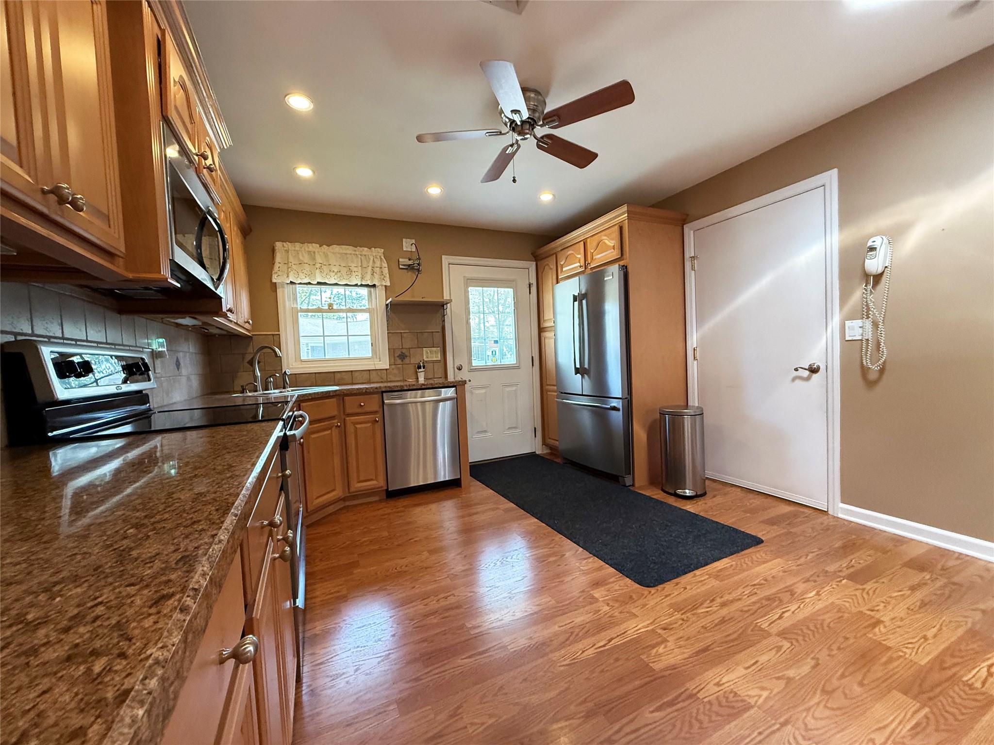 286 Berwick Court #A, Ridge, New York image 6