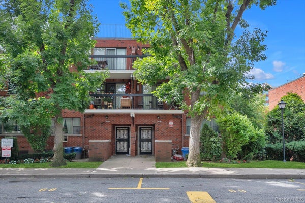 ADDRESS PRIVATE, PARAMUS, NJ  - Image ac29d70959bd7a0209baacb5953b8a4d/2364571349