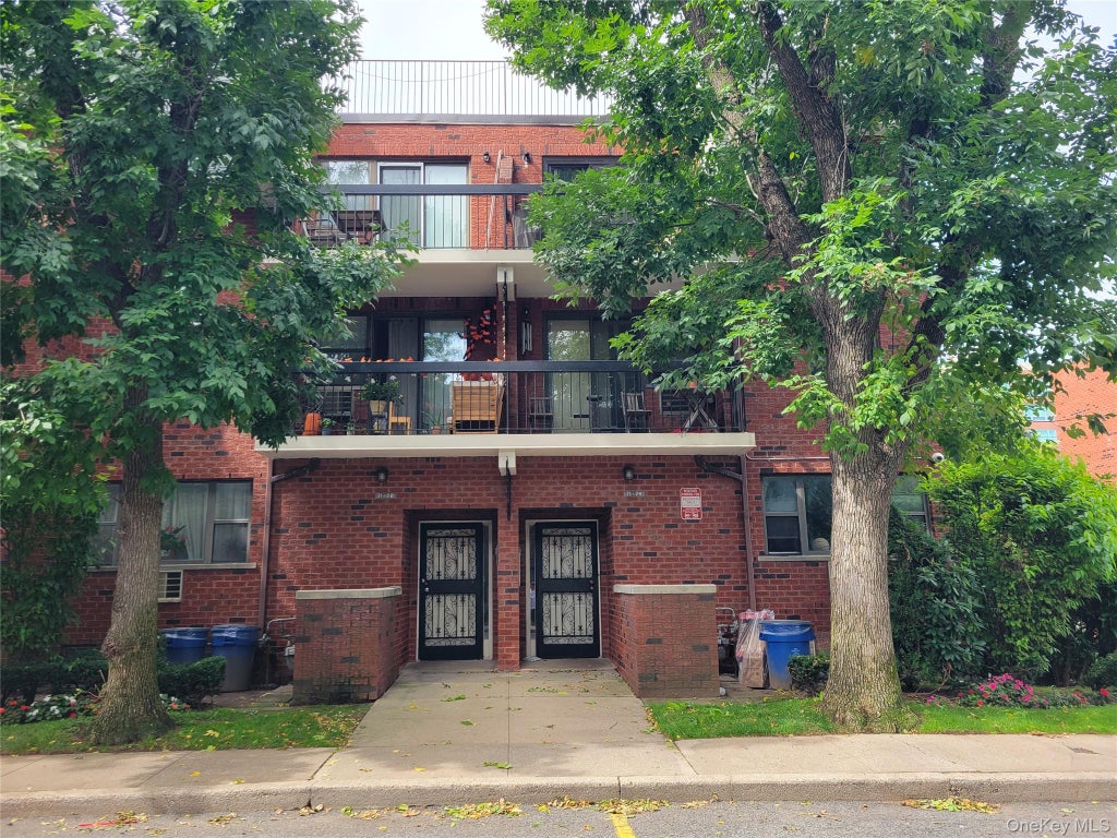 Photo of 71-24 Sutton Place #3FL., Fresh Meadows, NY 11365 (MLS # 1054090)