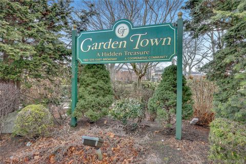 Homes For Sale - 1201 E Broadway #H-23<br/> Hewlett, NY 11557