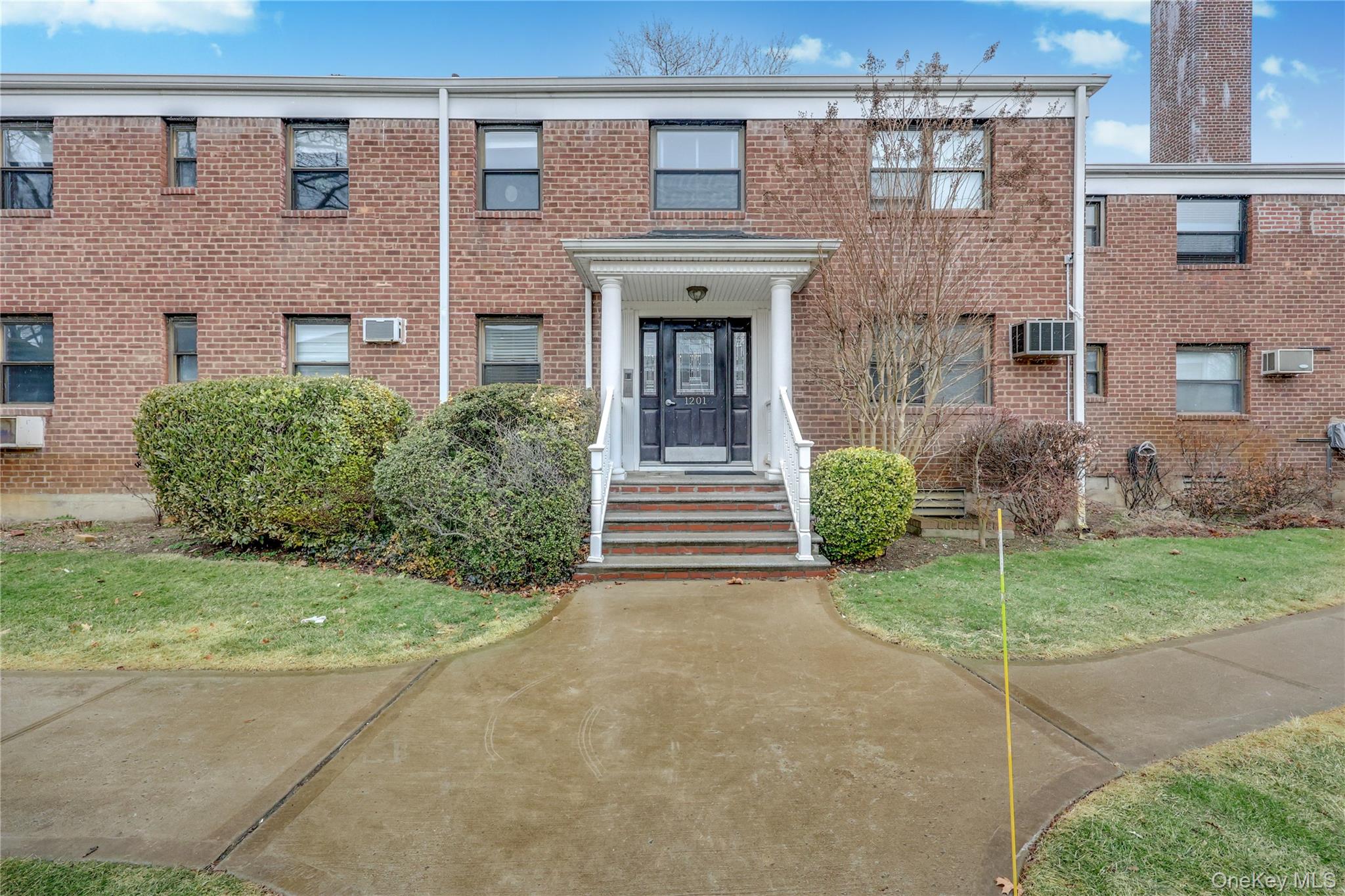 1201 E Broadway H-23