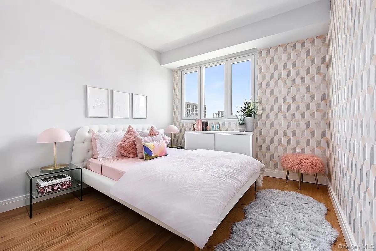 2416 Queens Plaza S 18B