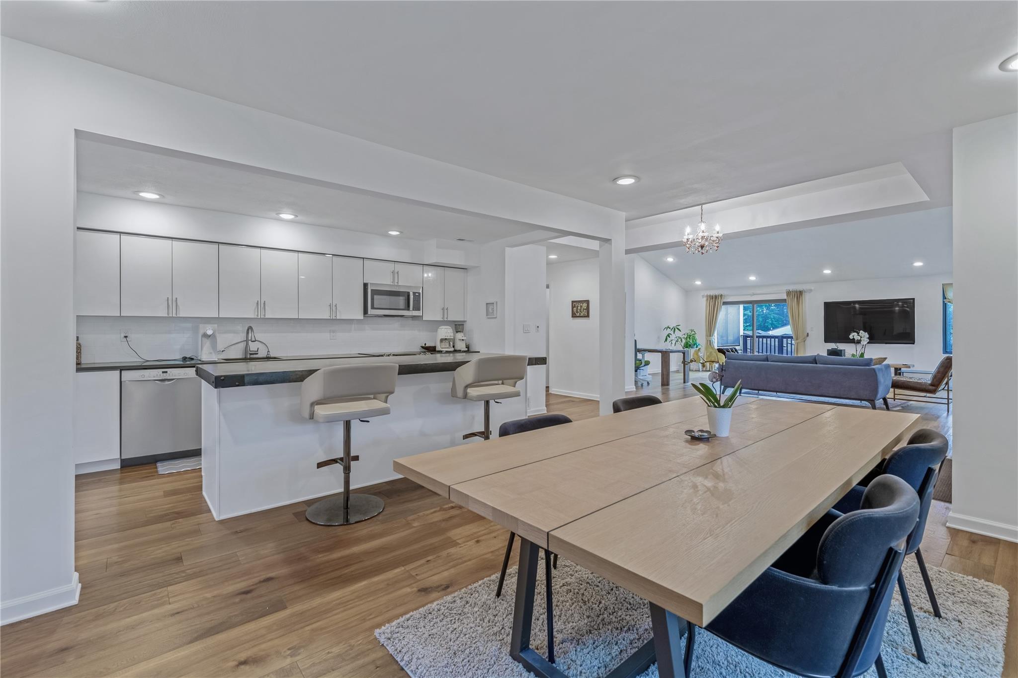 291 Starling Court, Manhasset, New York image 12