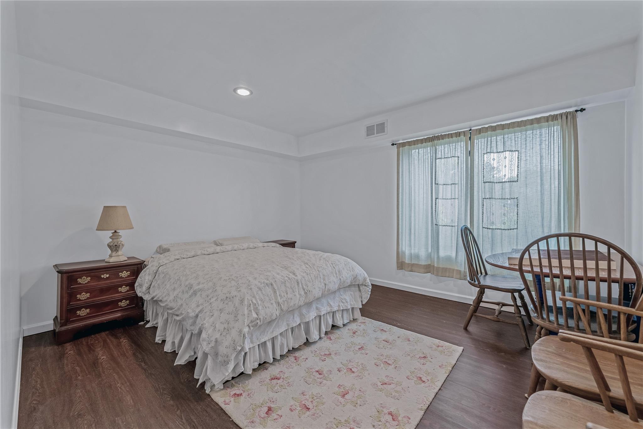 291 Starling Court, Manhasset, New York image 31