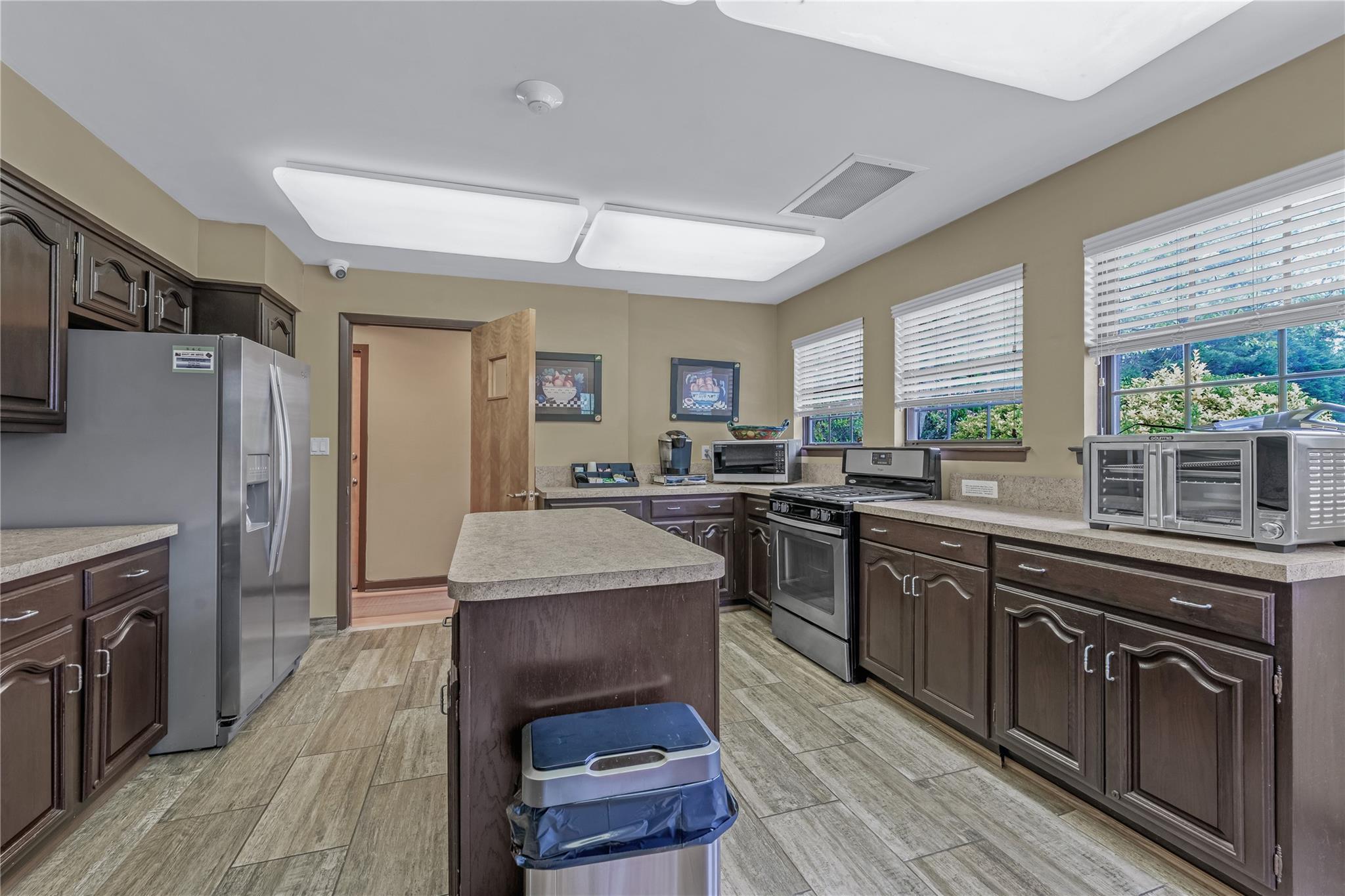 291 Starling Court, Manhasset, New York image 39