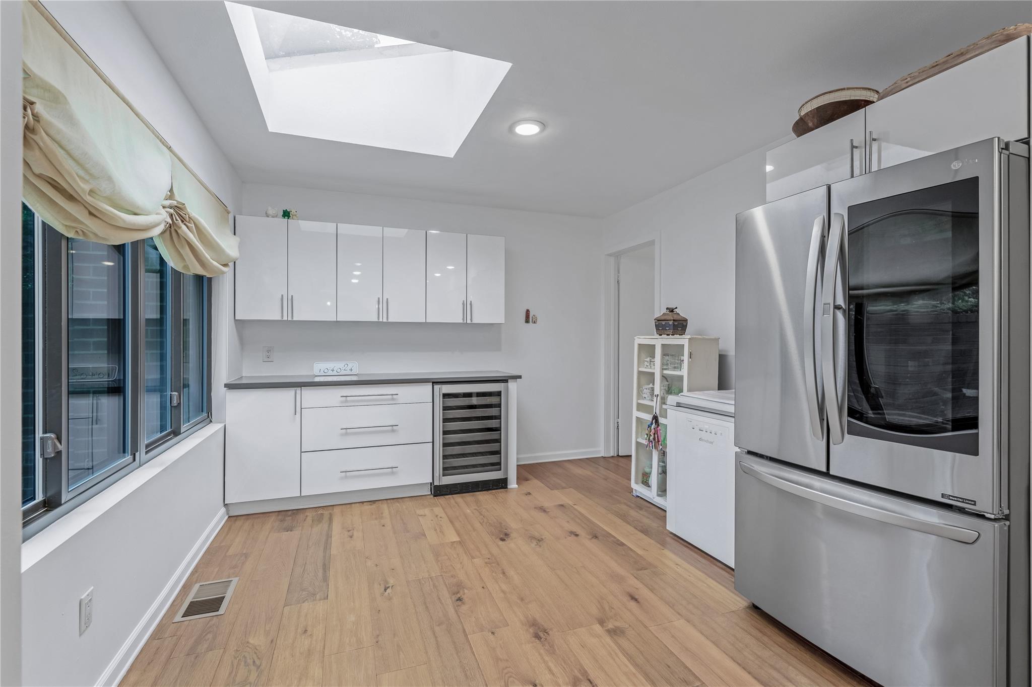 291 Starling Court, Manhasset, New York image 16